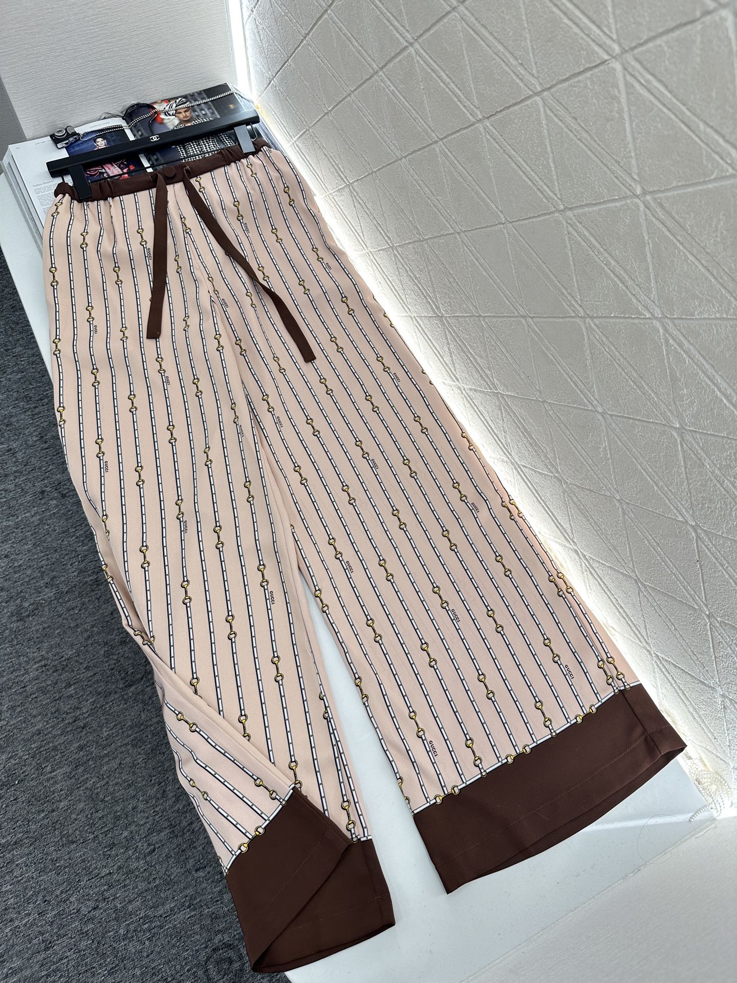 ♥Guc*♥2025新品上架 撞色印花衬衣长裤套装定制YB斜纹稠材质 柔软亲肤 垂坠飘逸 通体印花工艺处