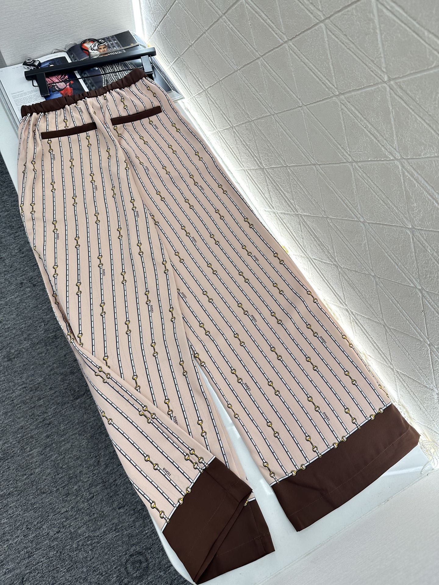 ♥Guc*♥2025新品上架 撞色印花衬衣长裤套装定制YB斜纹稠材质 柔软亲肤 垂坠飘逸 通体印花工艺处