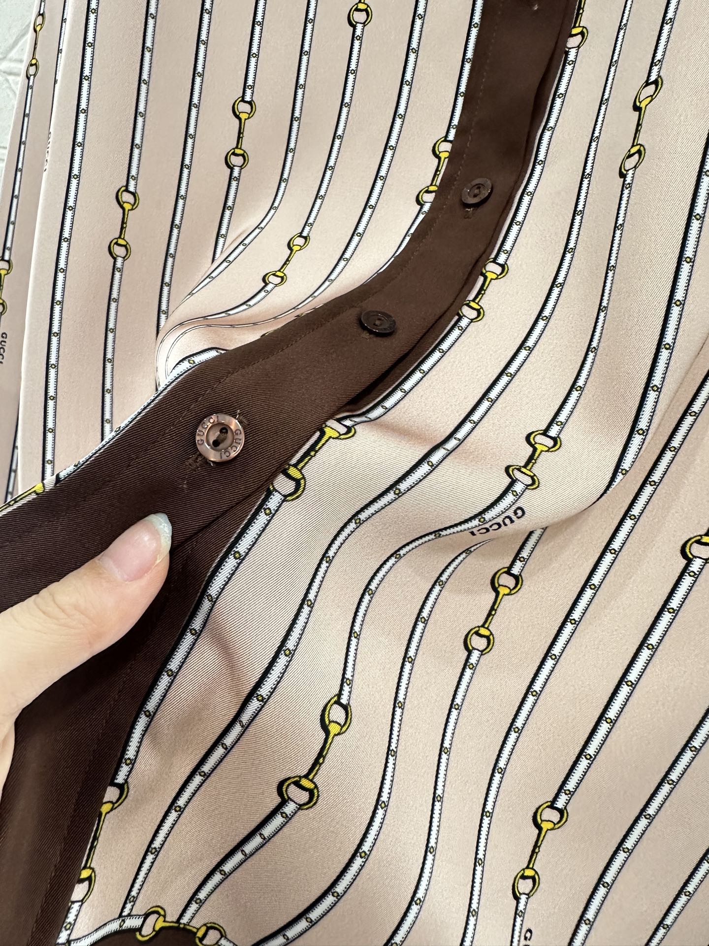 ♥Guc*♥2025新品上架 撞色印花衬衣长裤套装定制YB斜纹稠材质 柔软亲肤 垂坠飘逸 通体印花工艺处