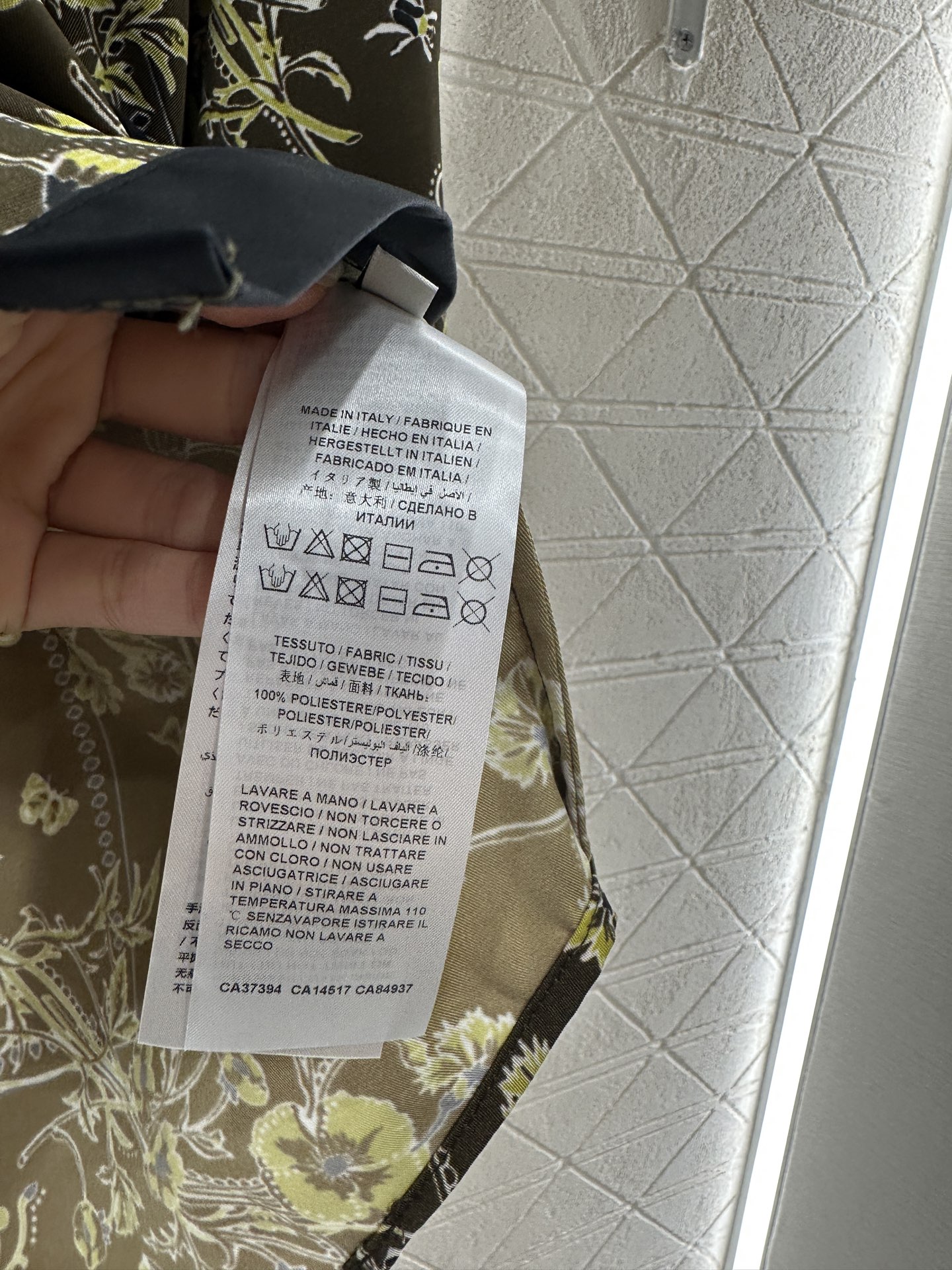 ♥Gucc*♥2025新品上架 印花飘带衬衫半裙套装定制YB进口斜纹稠材质 质感光泽 垂顺舒适 撞色翻领