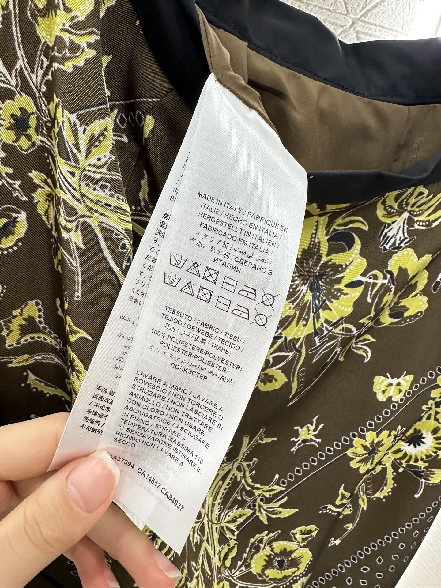 ♥Gucc*♥2025新品上架 印花飘带衬衫半裙套装定制YB进口斜纹稠材质 质感光泽 垂顺舒适 撞色翻领