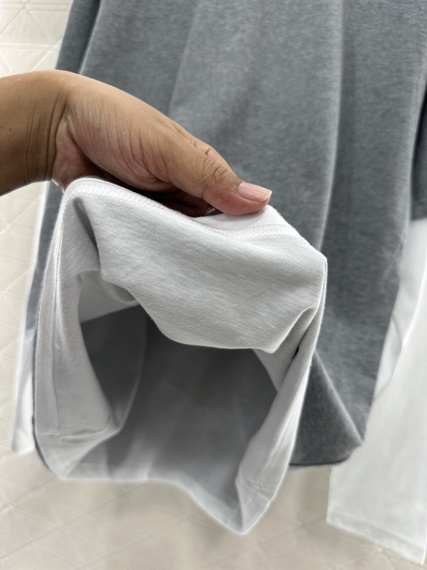 ♥Jil sande*♥2025新品上架 假两件撞色印花长袖定制YB斜纹全棉材质 透气舒适 质感十足 假