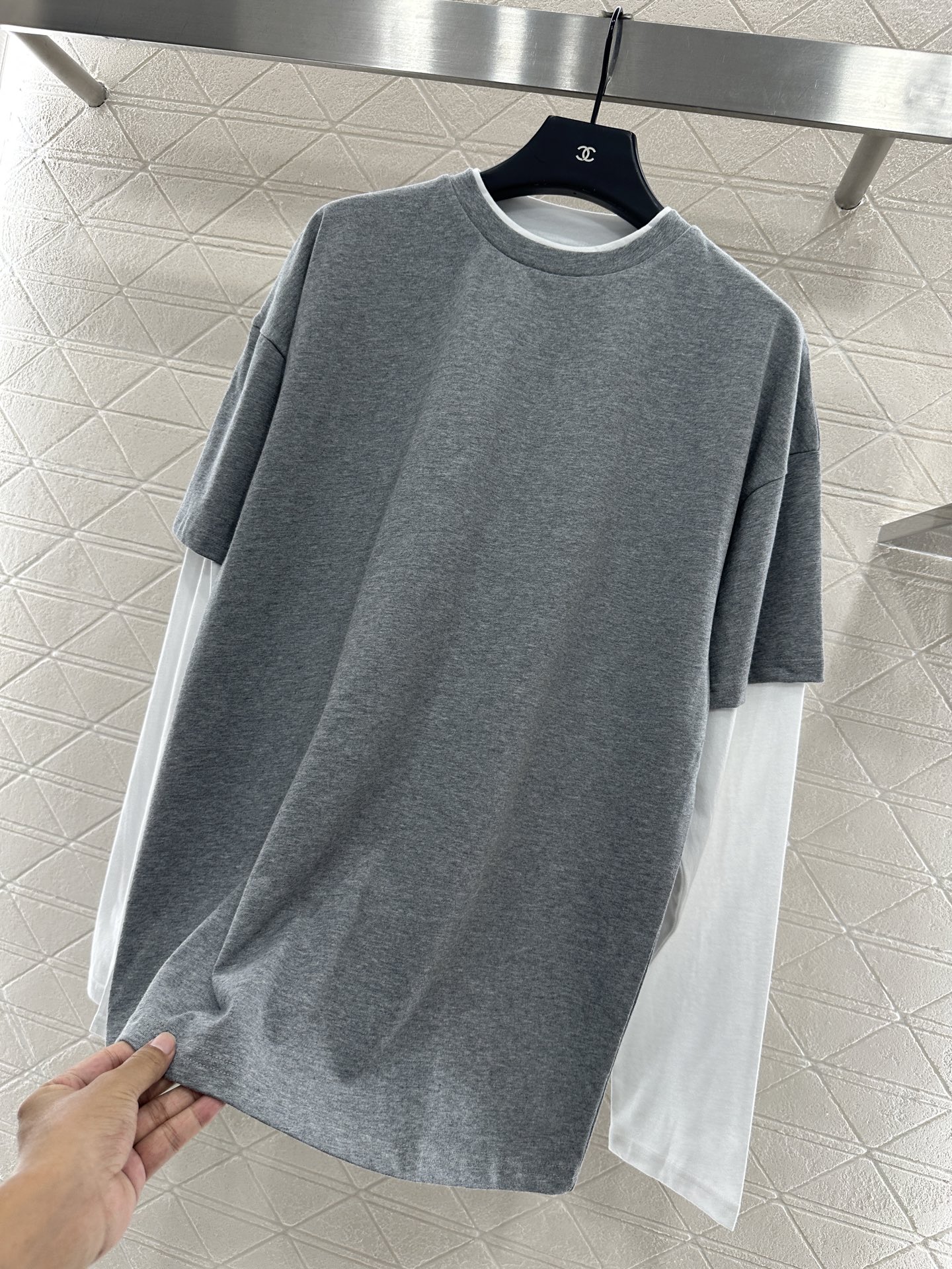 ♥Jil sande*♥2025新品上架 假两件撞色印花长袖定制YB斜纹全棉材质 透气舒适 质感十足 假