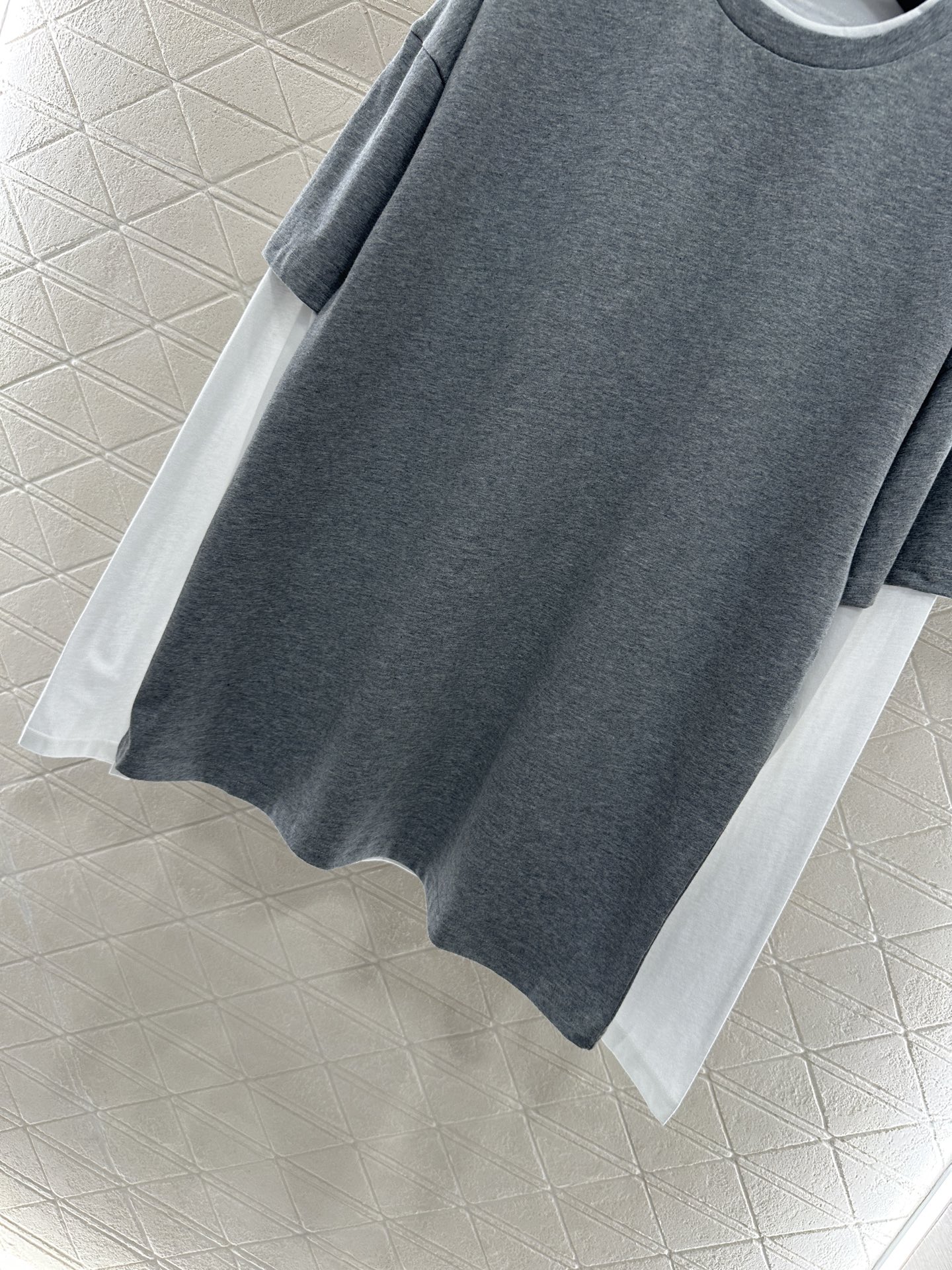 ♥Jil sande*♥2025新品上架 假两件撞色印花长袖定制YB斜纹全棉材质 透气舒适 质感十足 假