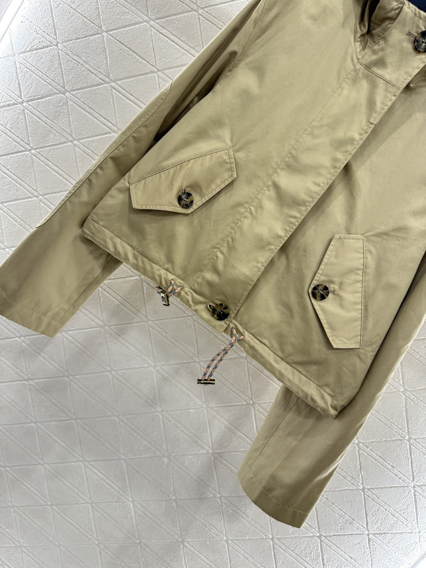 ♥BBR*♥2025新品上架 连帽抽绳风衣外套定制YB进口风衣材质 挺括有型 质感高级 风衣夹克外套 连