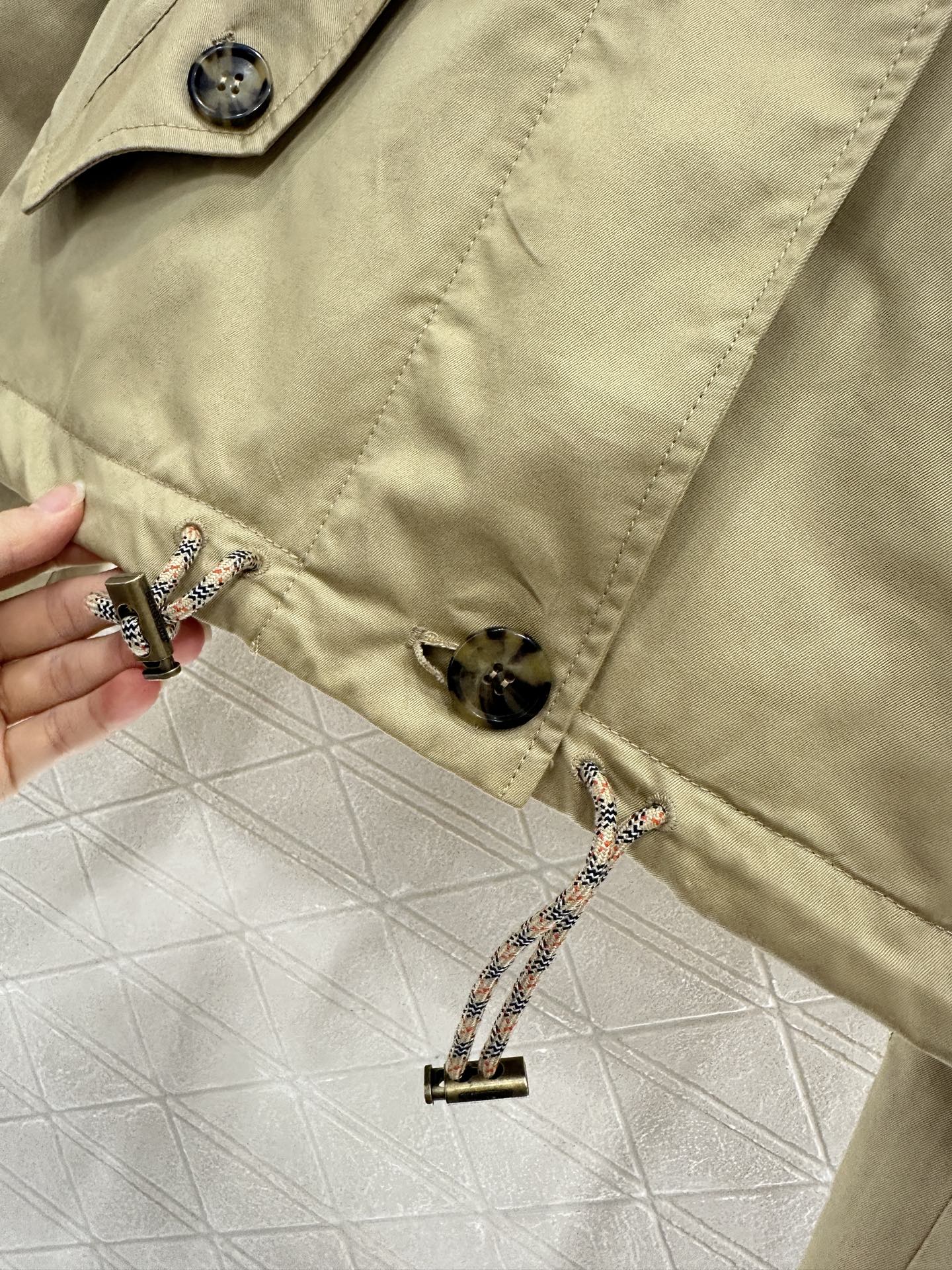 ♥BBR*♥2025新品上架 连帽抽绳风衣外套定制YB进口风衣材质 挺括有型 质感高级 风衣夹克外套 连