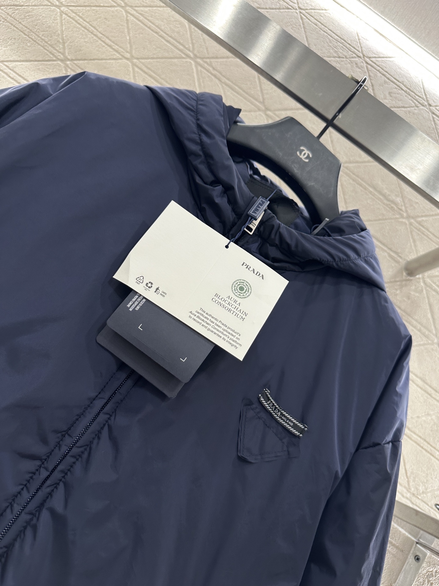 ♥prad*♥2025新品上架 连帽羽绒棉服外套定制YB防风防水尼龙材质 质感上乘 连帽拉链外套版型 成