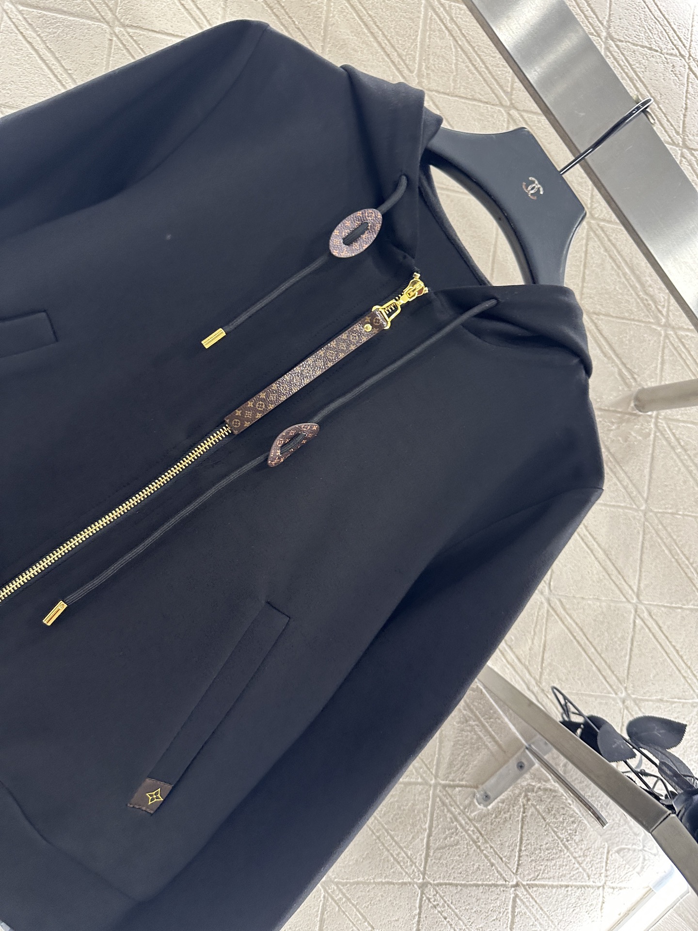 ♥Louis vuitto*♥2025新品上架 连帽外套长裤套装定制YB斜纹全棉材质 质感光泽 舒适垂顺