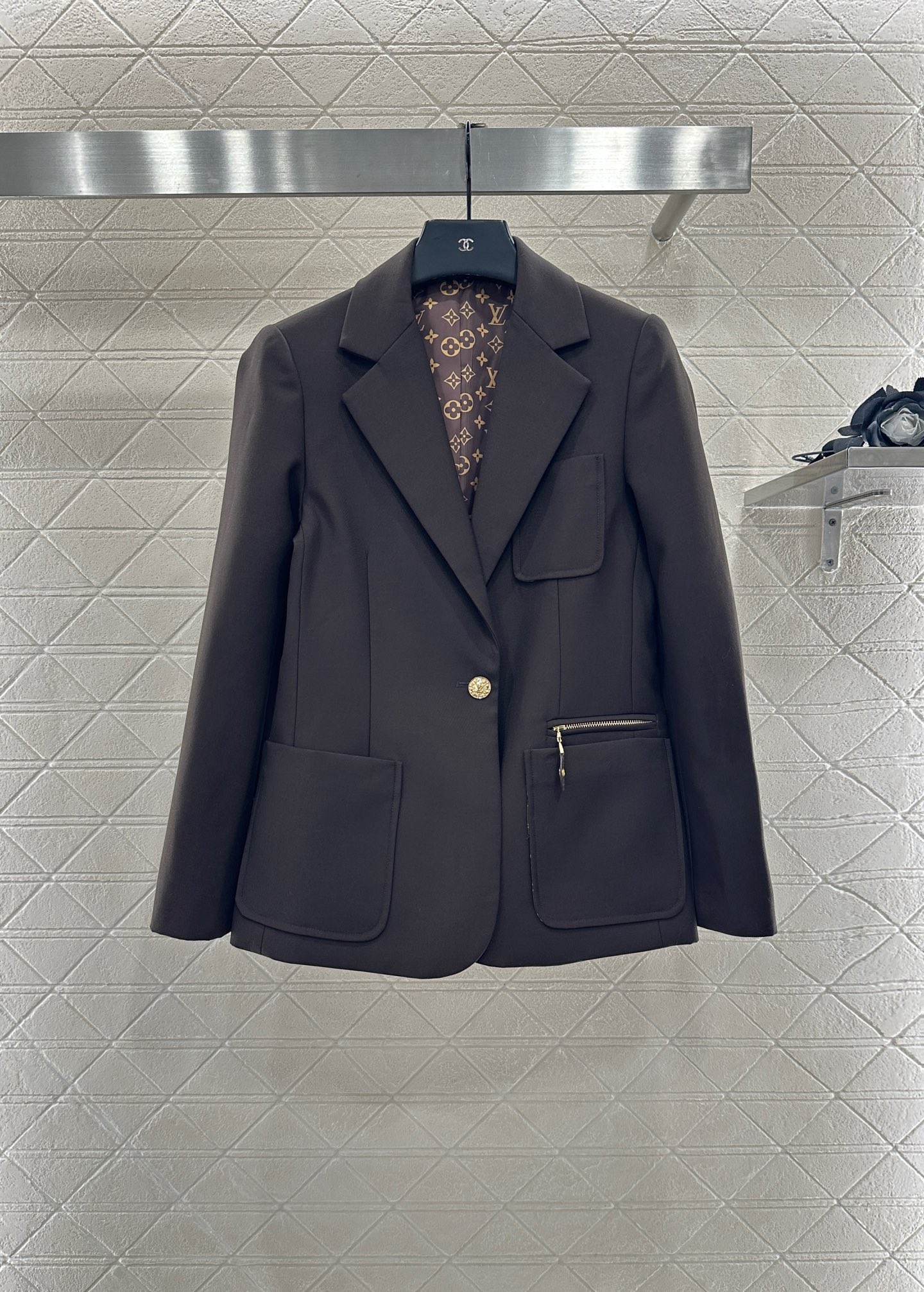 ♥Louis Vuitto*♥2025新品上架 翻领拉链口袋西装外套定制YB进口精纺羊毛材质 质感光泽 