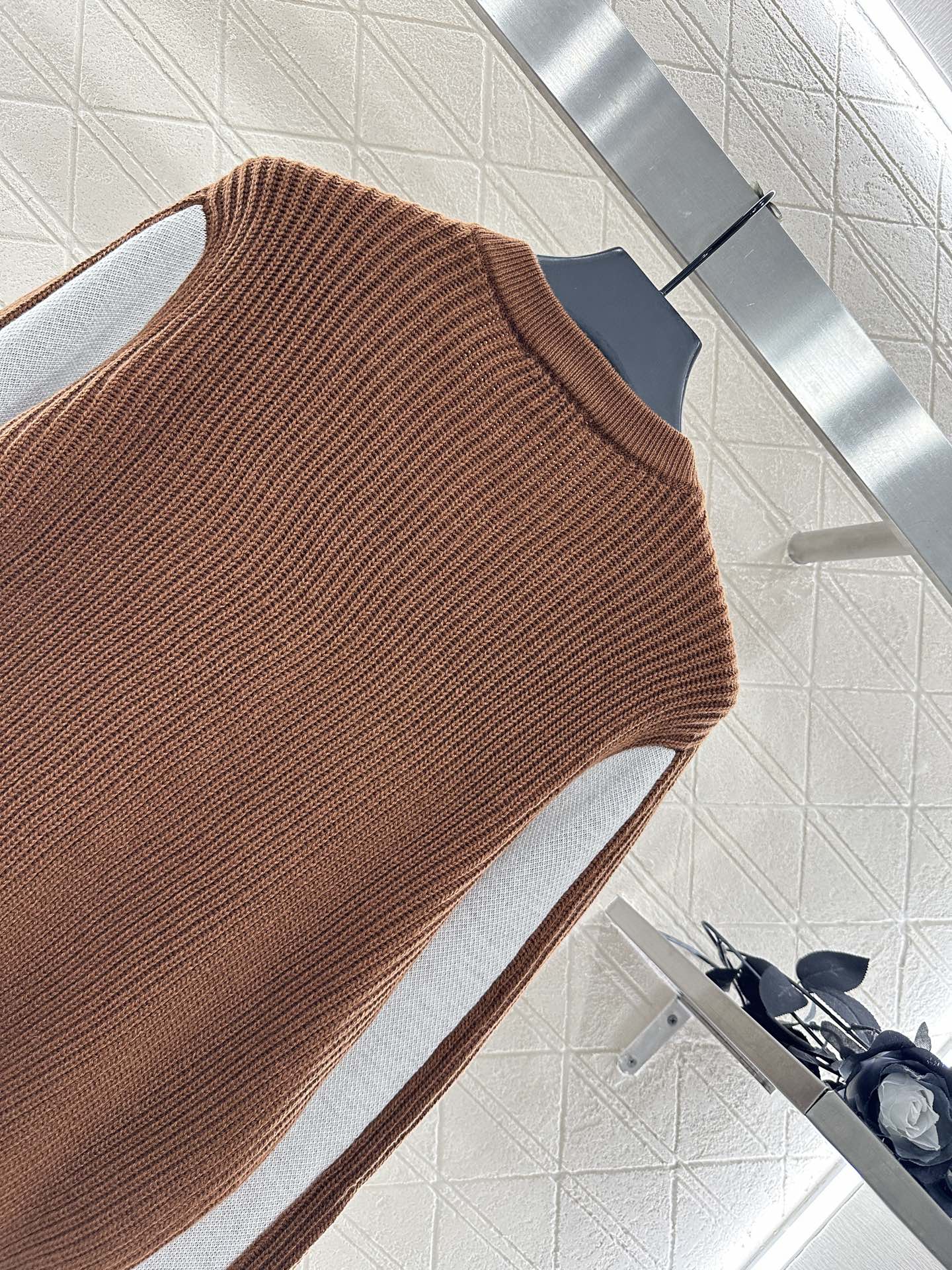 ♥Fend*♥2025新品上架 提花松鼠针织套头毛衣定制YB进口纱线织造 质感细腻 穿搭舒适 圆领正肩针