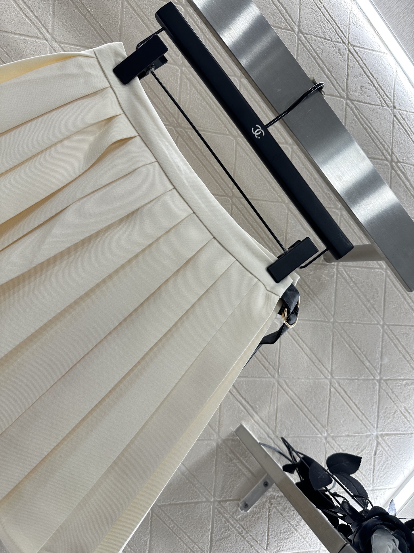 ♥Louis vuitto*♥2025新品上架 高腰单侧带扣百褶短裙定制YB进口精仿羊毛材质 光泽舒适 