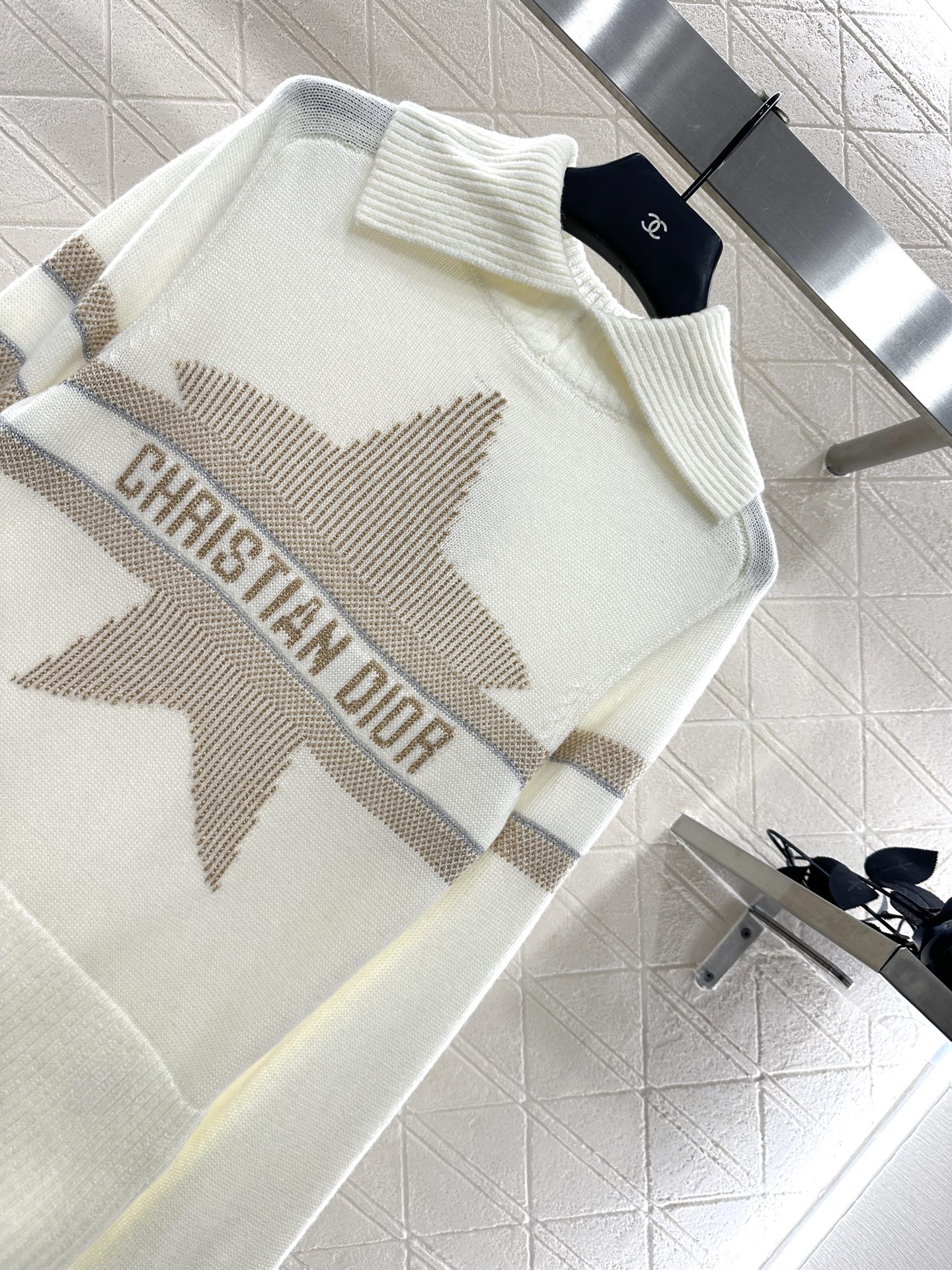 Dior Women's White Wool & Cashmere Knit Sweater with Star and Logo Details 4 i1757935623317 1735 0 3