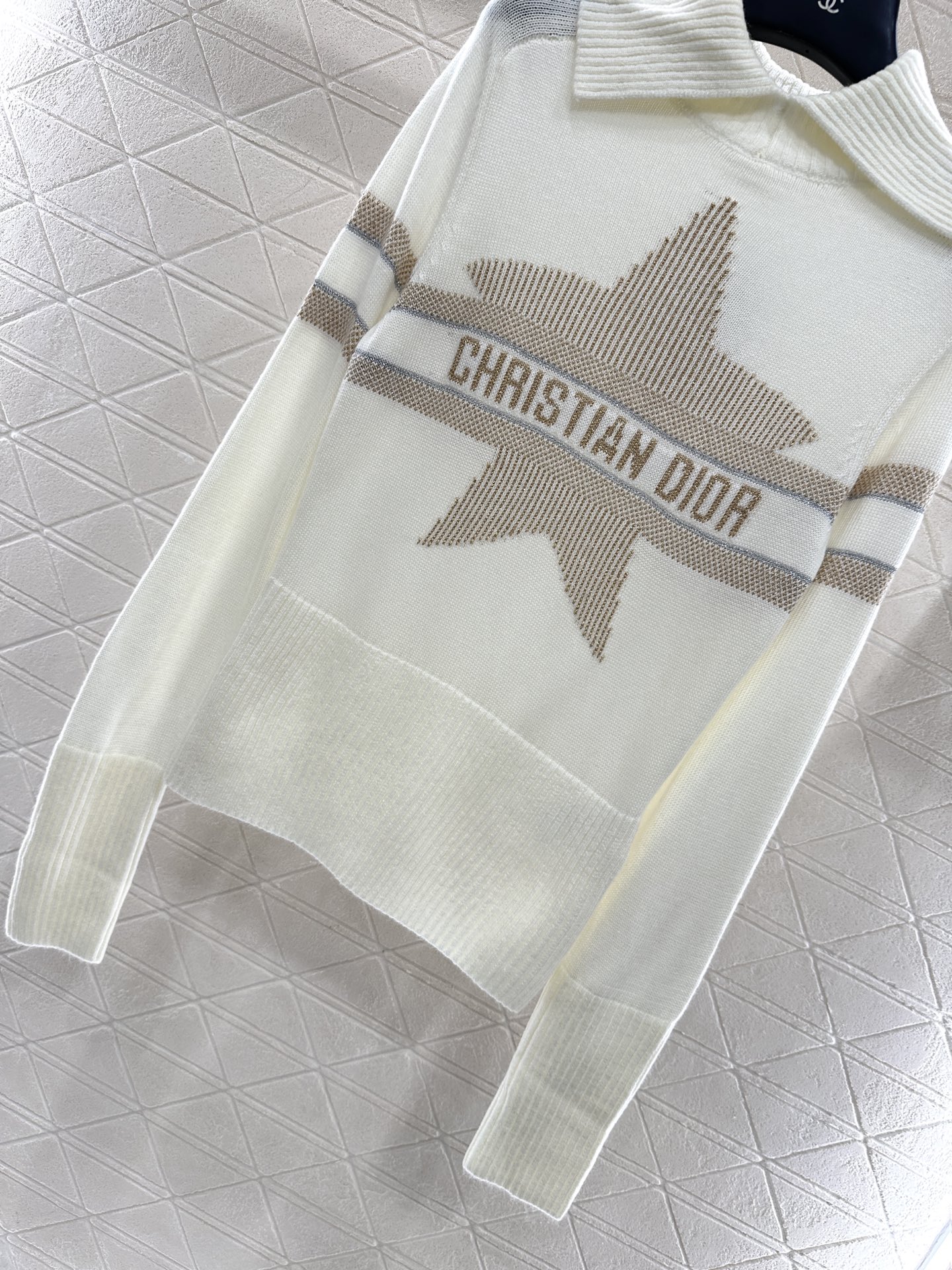 Dior Women's White Wool & Cashmere Knit Sweater with Star and Logo Details 5 i1757935624630 2077 0 4