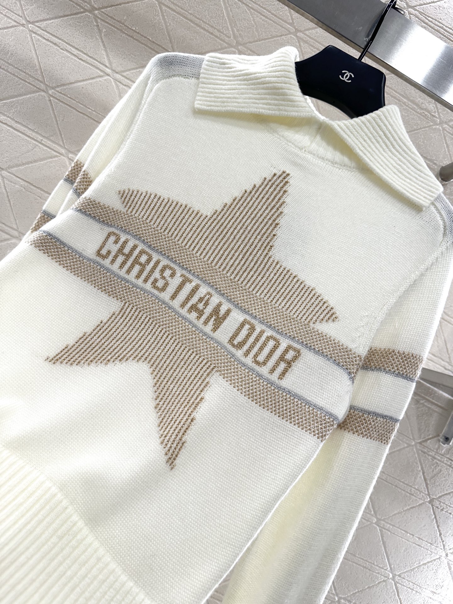 Dior Women's White Wool & Cashmere Knit Sweater with Star and Logo Details 6 i1757935624640 3177 0 5