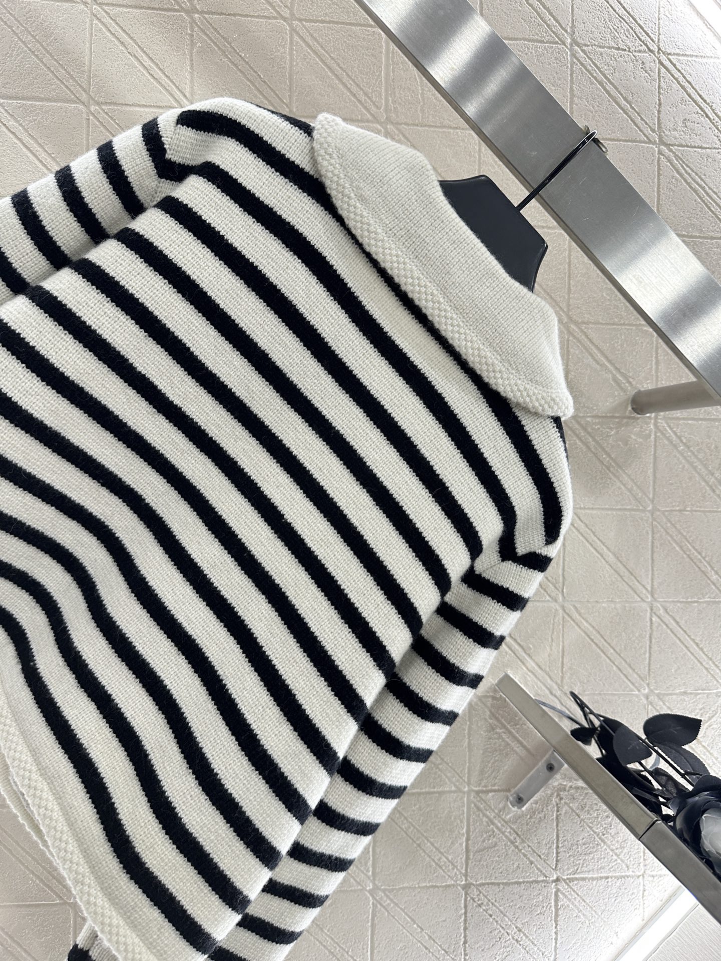 ♥Celin*♥2025新品上架 翻领针织条纹开衫定制YB羊毛针织材质 柔软细腻 质感舒适 翻领开衫剪裁