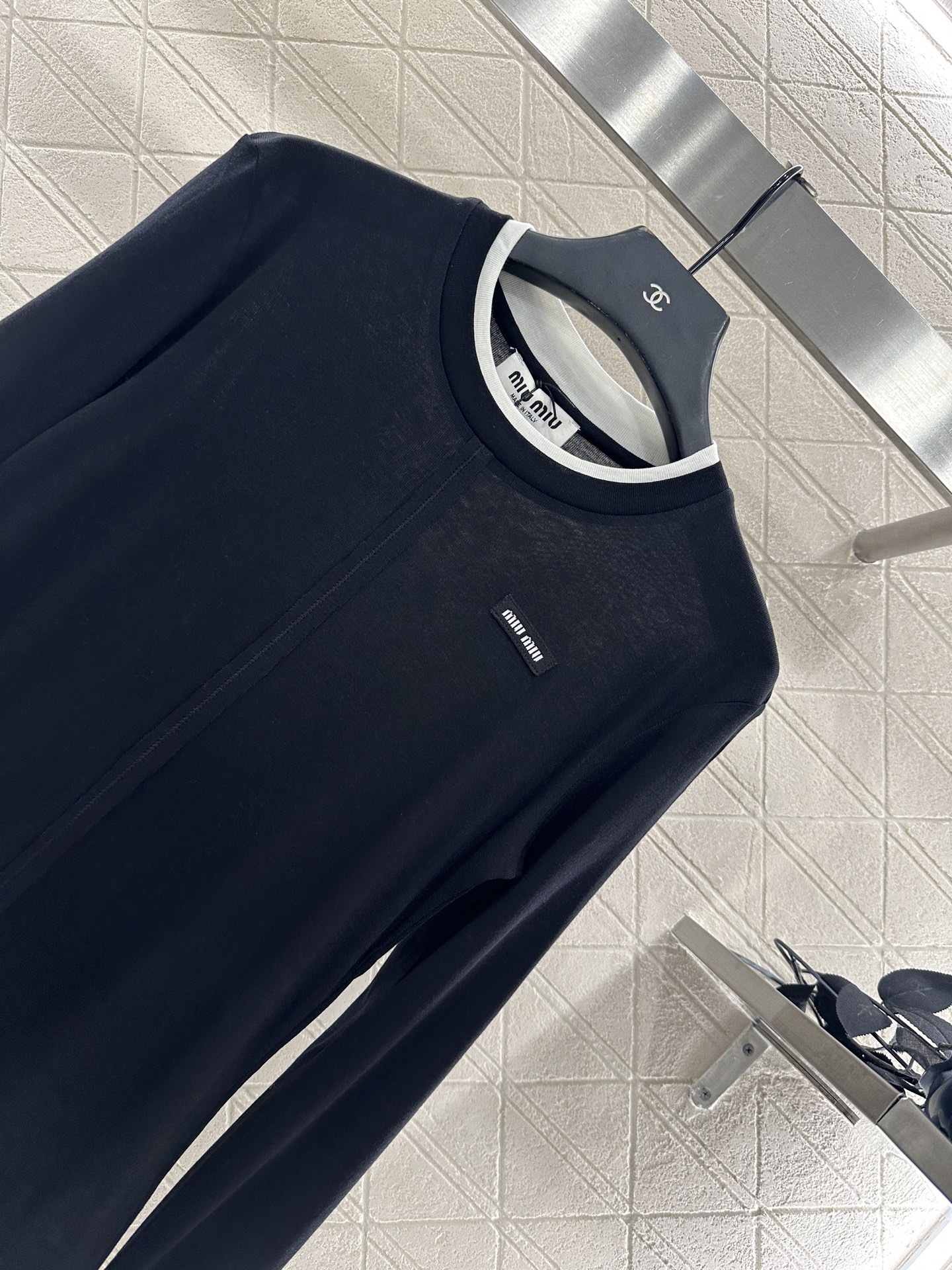 ♥ Miumi*♥2025新品上架 撞色假两件圆领长袖打底定制YB天丝羊毛材质 亲肤透气 弹力十足 圆领