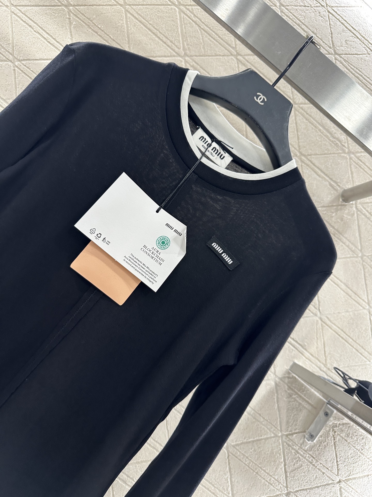 ♥ Miumi*♥2025新品上架 撞色假两件圆领长袖打底定制YB天丝羊毛材质 亲肤透气 弹力十足 圆领