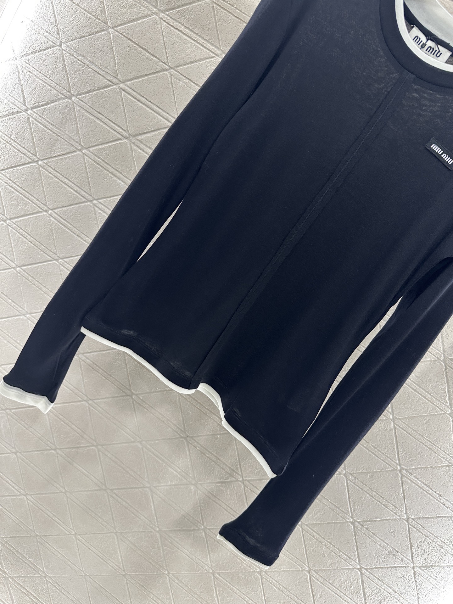 ♥ Miumi*♥2025新品上架 撞色假两件圆领长袖打底定制YB天丝羊毛材质 亲肤透气 弹力十足 圆领