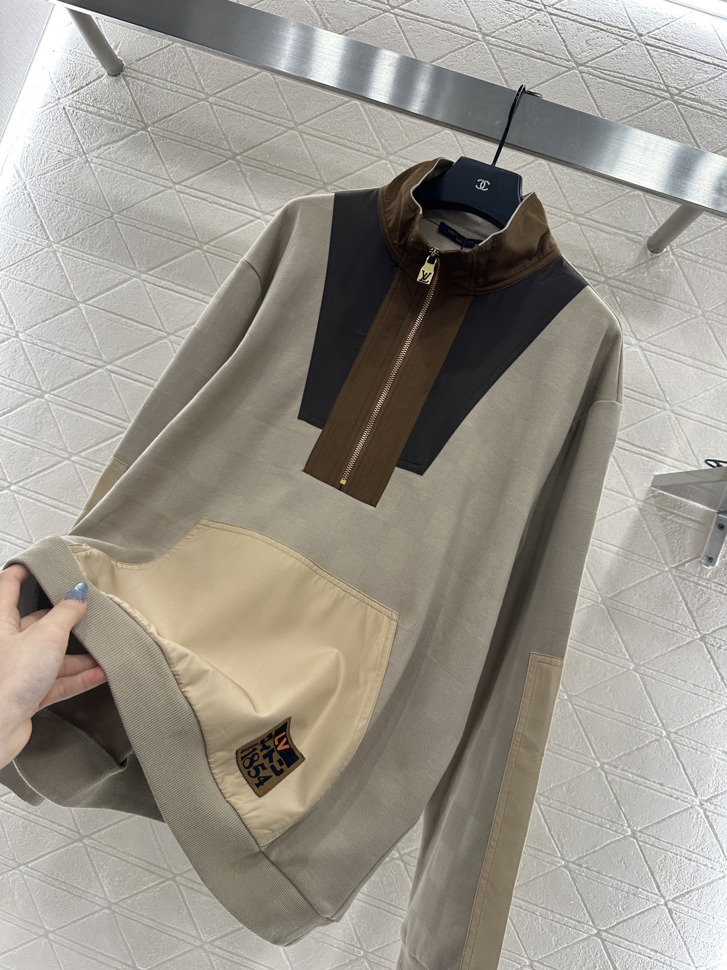 ♥Louis Vuitto*♥2025新品上架 复古撞色拉链卫衣定制YB原生全棉材质 质感高级 久洗不易