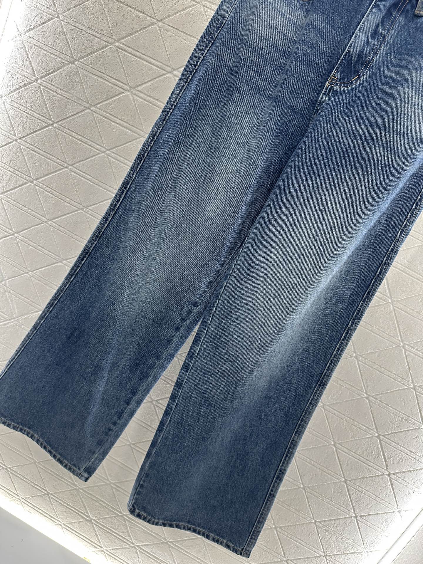 ♥Chane*♥2025新品上架 高腰磨白褶皱牛仔长裤定制YB斜纹棉牛仔材质 透气性佳 柔软亲肤 高腰系