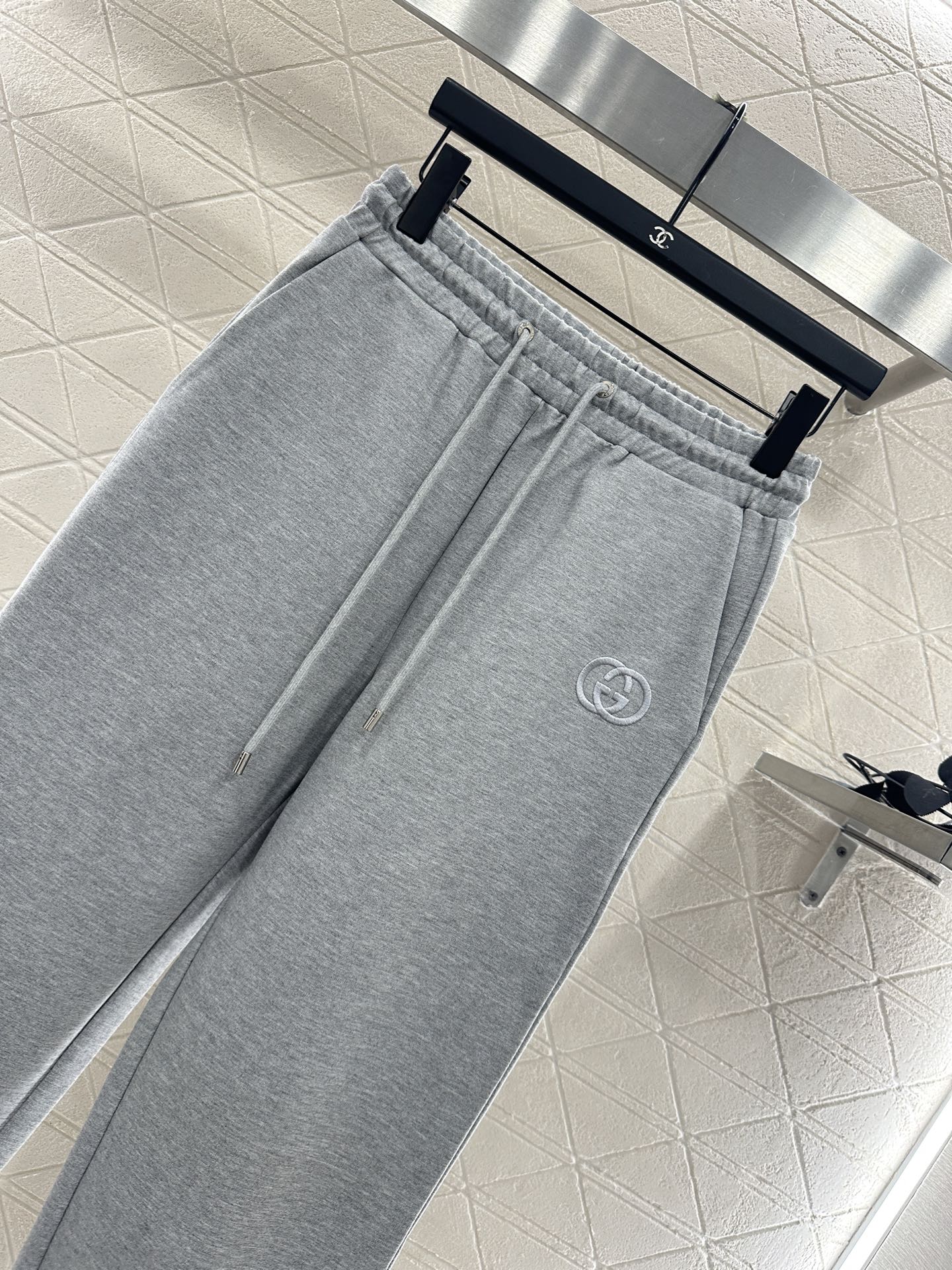 ♥Gucc*♥2025新品上架 两面穿连帽外套长裤套装定制YB斜纹全棉材质，质感光泽，舒适垂顺。连帽外套