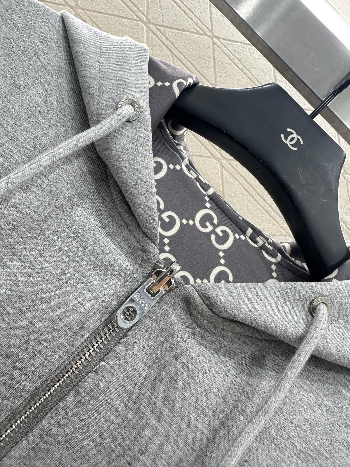 ♥Gucc*♥2025新品上架 两面穿连帽外套长裤套装定制YB斜纹全棉材质，质感光泽，舒适垂顺。连帽外套