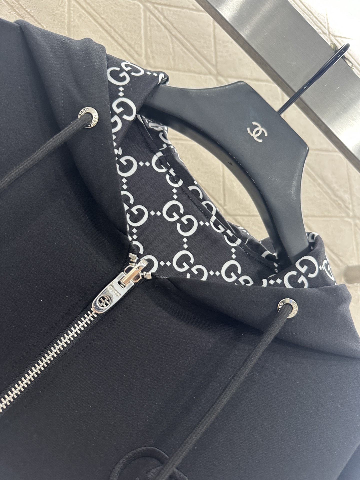 ♥Gucc*♥2025新品上架 两面穿连帽外套长裤套装定制YB斜纹全棉材质，质感光泽，舒适垂顺。连帽外套