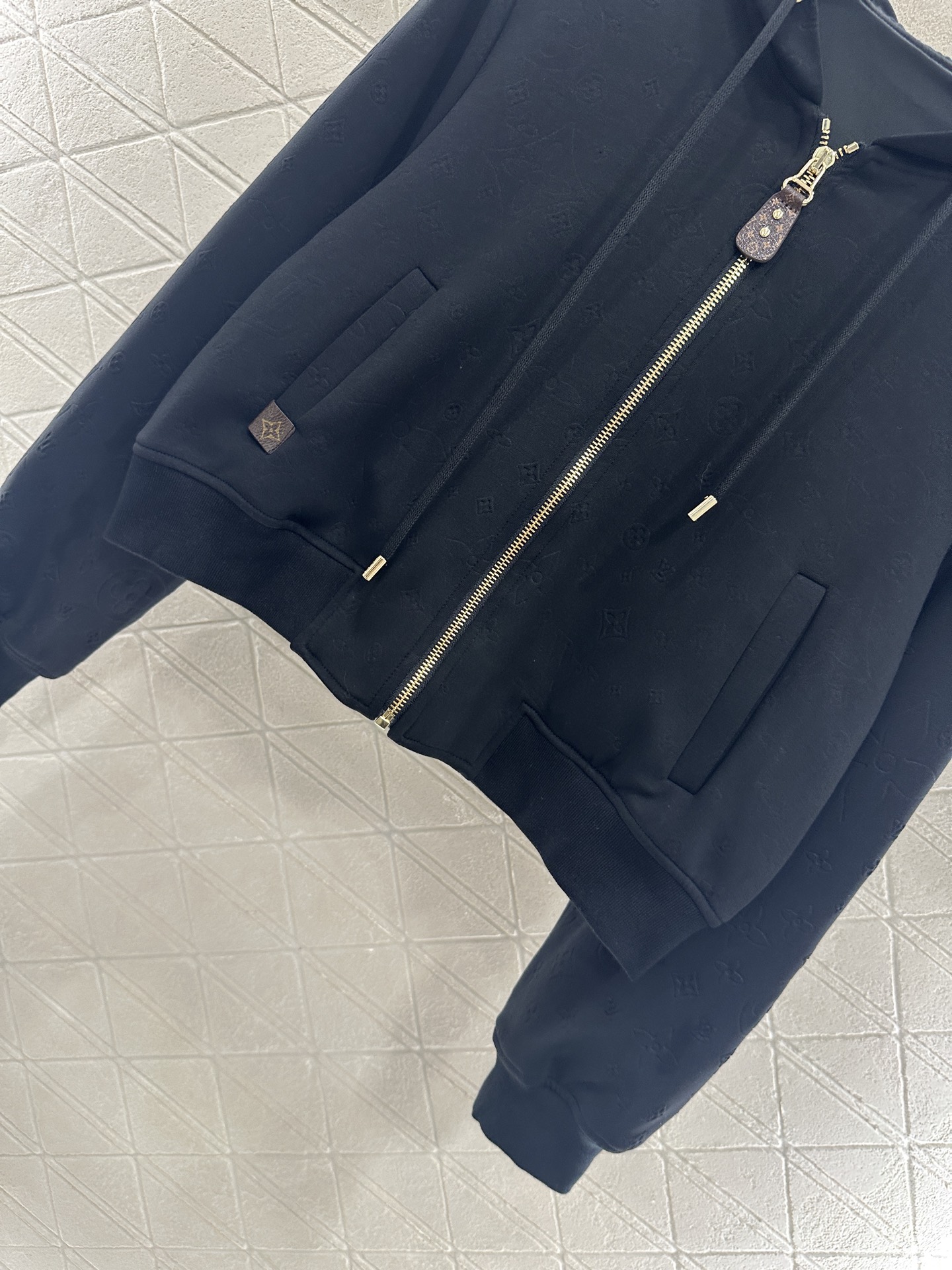 ♥Louis vuitto*♥2025新品上架 连帽外套长裤套装定制YB斜纹全棉材质，质感光泽，舒适垂顺