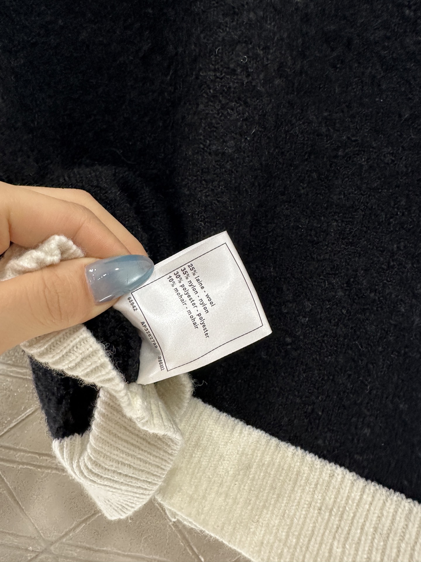 ♥Chane*♥2025新品上架 黑白撞色口袋针织开衫定制YB羊毛纱线织造，质感光泽，柔软亲肤，圆领针织