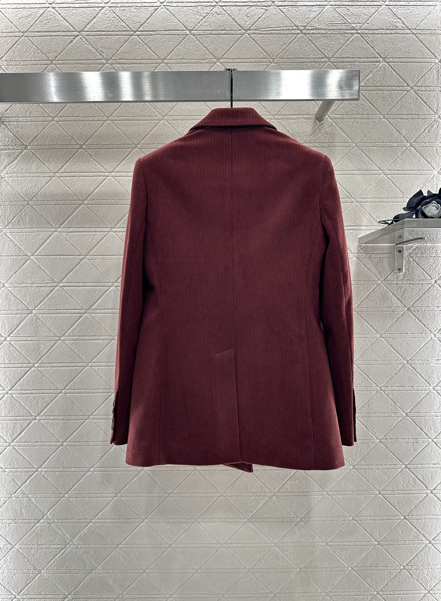 ♥Bc*♥2025新品上架 翻领双排扣西装定制YB进口灯芯绒材质,质感高级 舒适挺括。翻领西装外套版型，