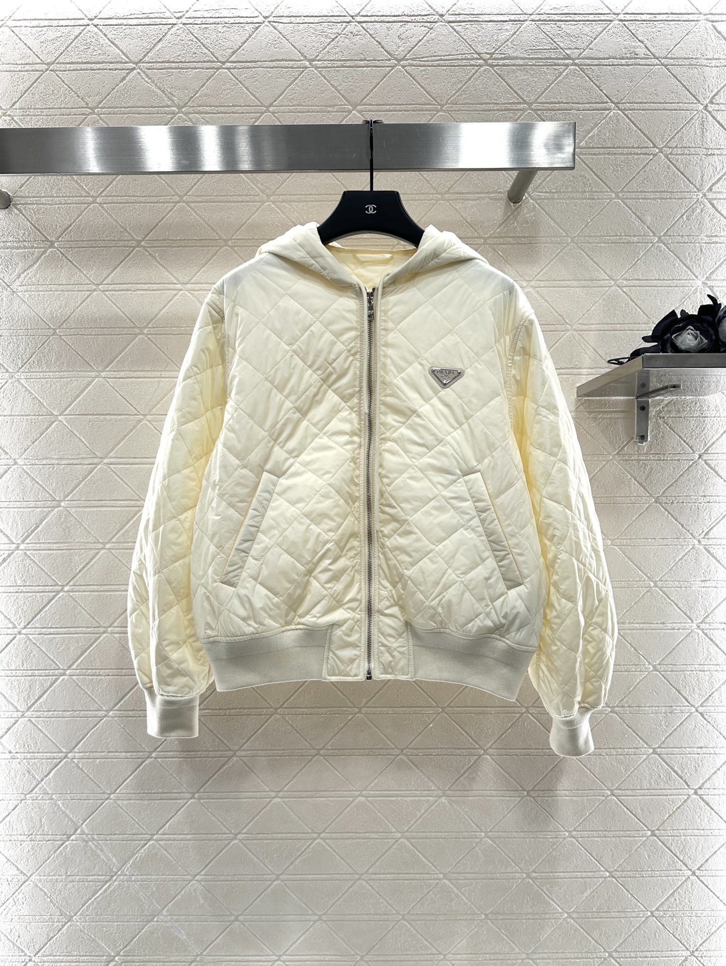 ♥Prad*♥2025新品上架 菱格连帽羽绒棉服定制YB进口防风防水尼龙材质,其工艺还原,升级材质,提升