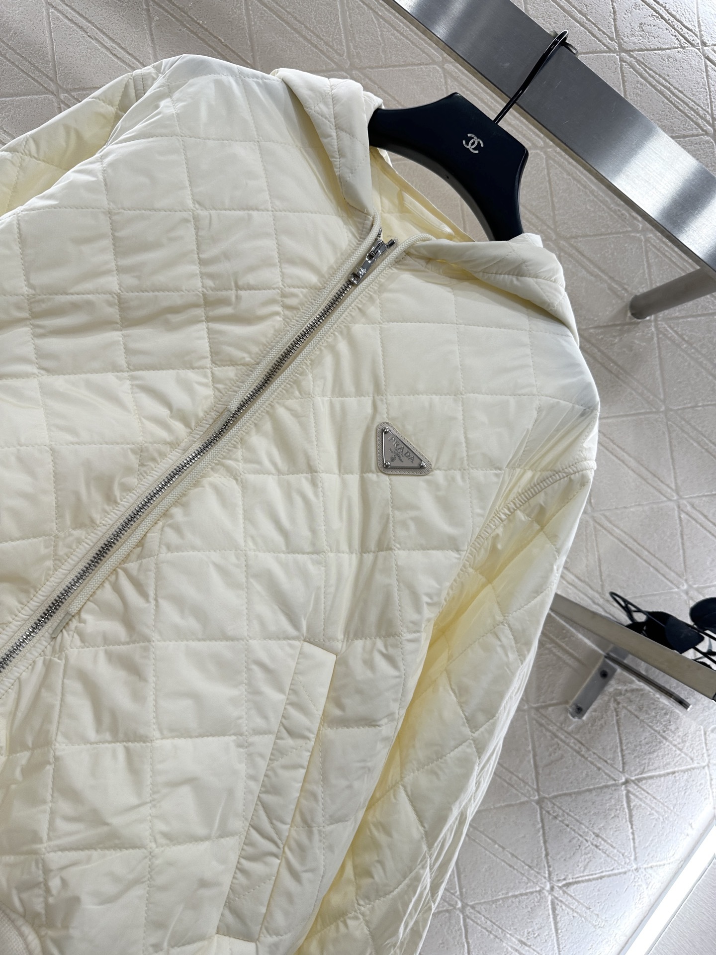 ♥Prad*♥2025新品上架 菱格连帽羽绒棉服定制YB进口防风防水尼龙材质,其工艺还原,升级材质,提升