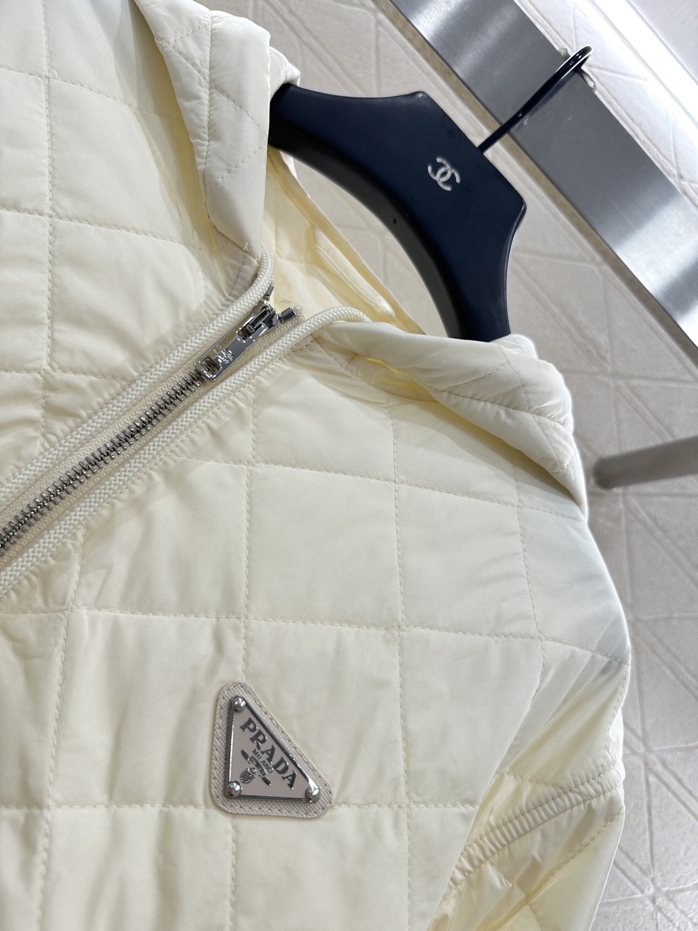♥Prad*♥2025新品上架 菱格连帽羽绒棉服定制YB进口防风防水尼龙材质,其工艺还原,升级材质,提升