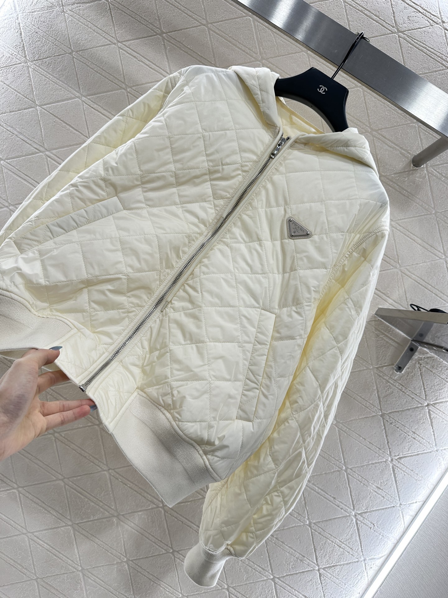♥Prad*♥2025新品上架 菱格连帽羽绒棉服定制YB进口防风防水尼龙材质,其工艺还原,升级材质,提升
