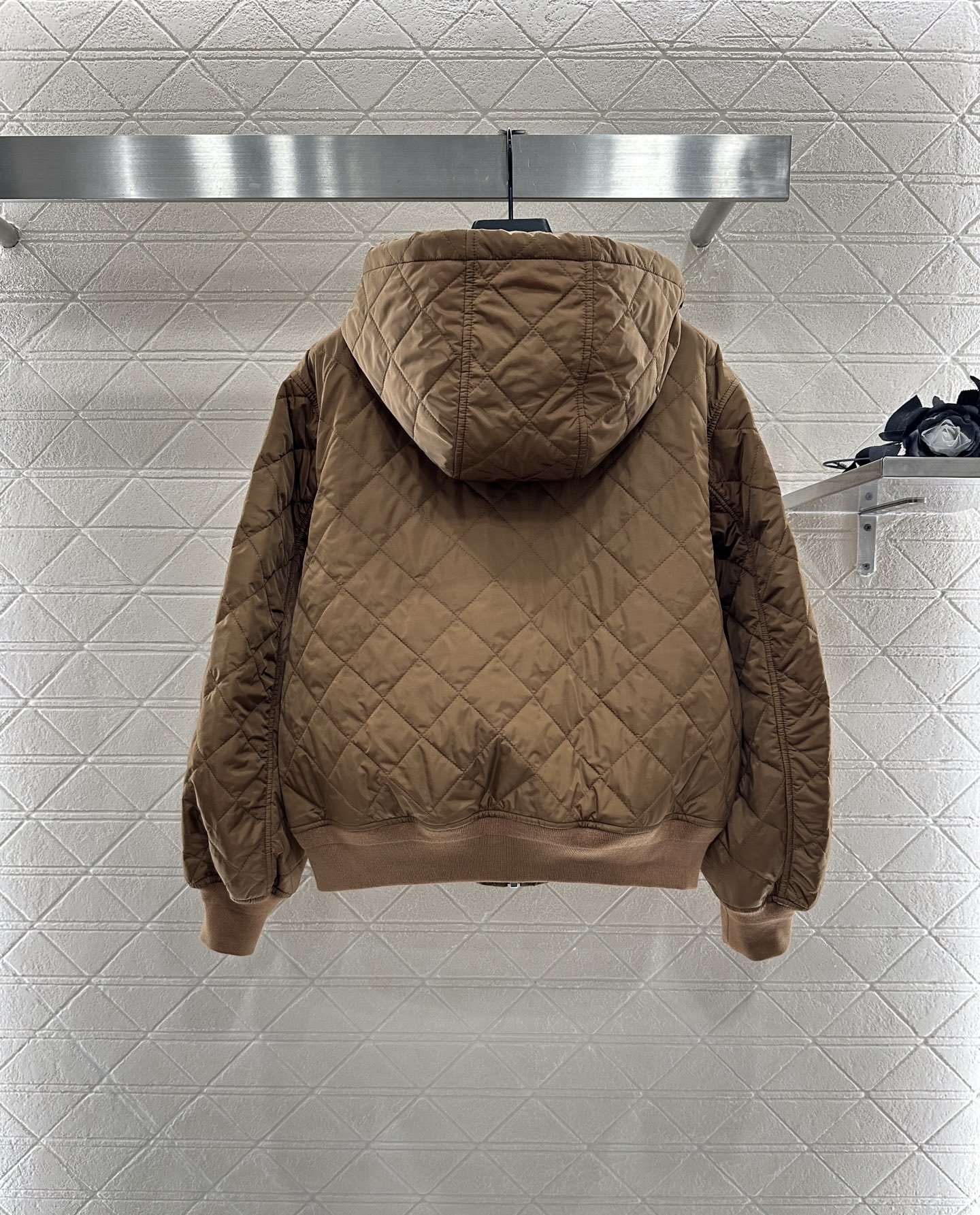 ♥Prad*♥2025新品上架 菱格连帽羽绒棉服定制YB进口防风防水尼龙材质,其工艺还原,升级材质,提升