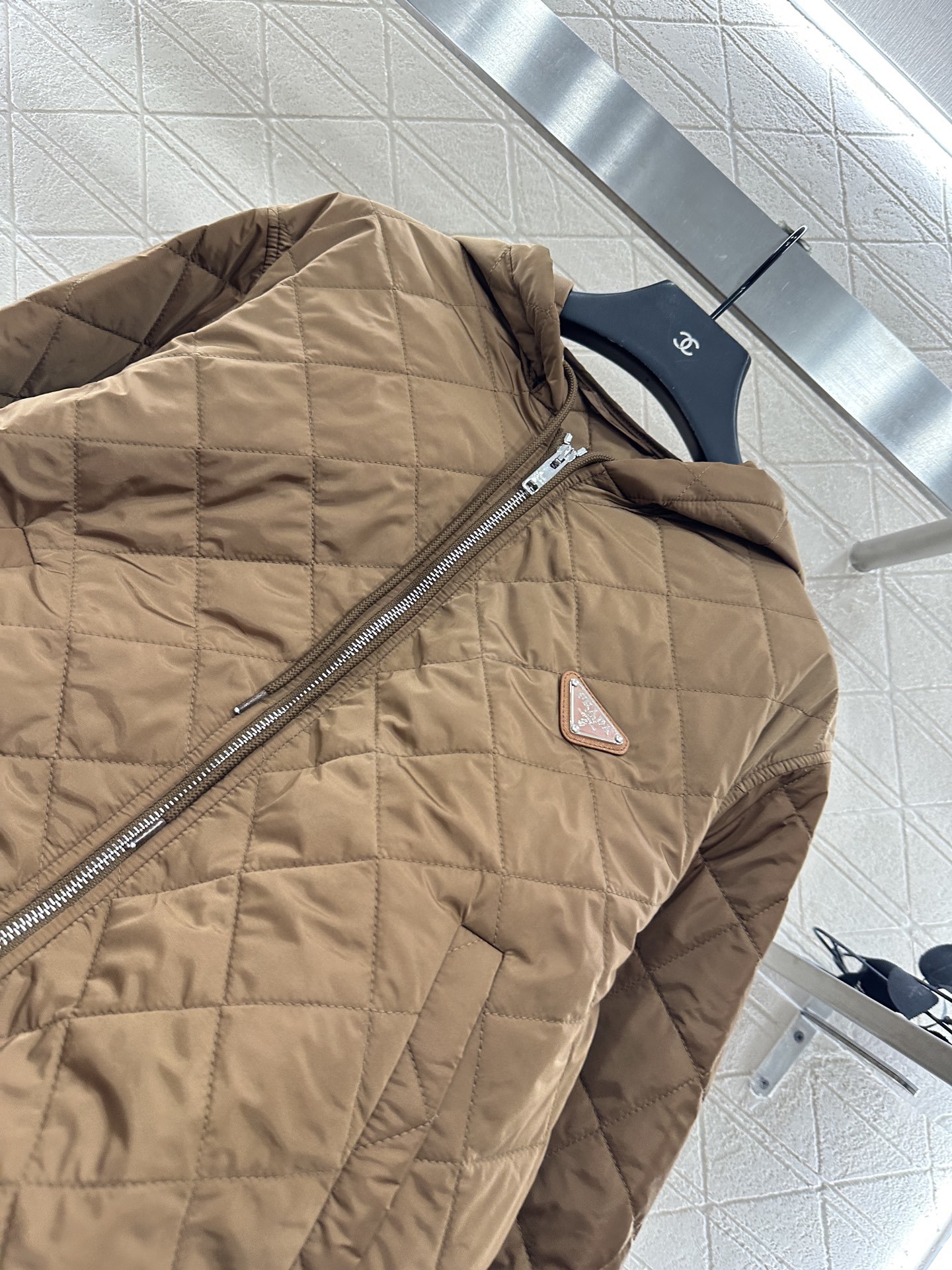 ♥Prad*♥2025新品上架 菱格连帽羽绒棉服定制YB进口防风防水尼龙材质,其工艺还原,升级材质,提升