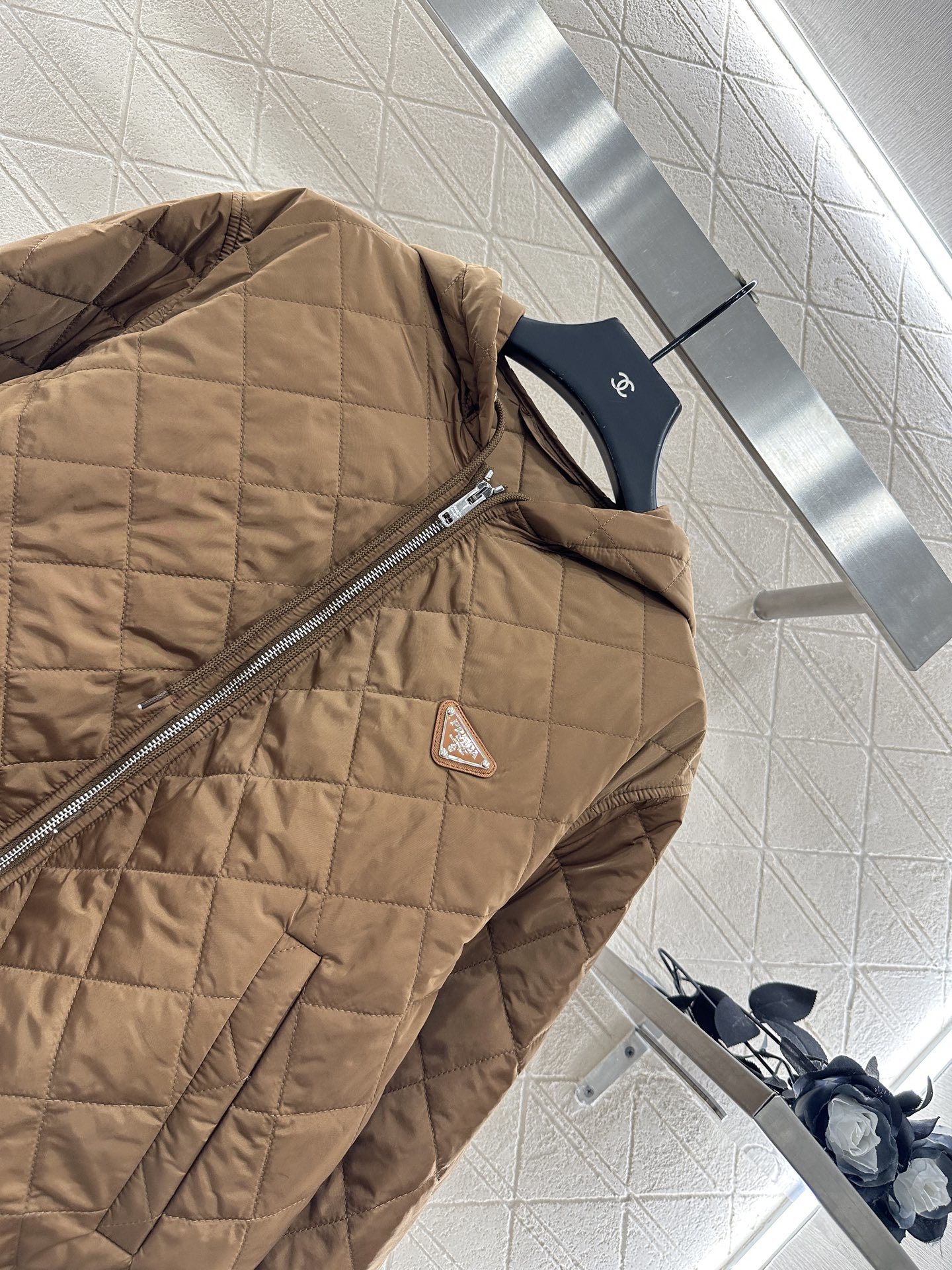 ♥Prad*♥2025新品上架 菱格连帽羽绒棉服定制YB进口防风防水尼龙材质,其工艺还原,升级材质,提升