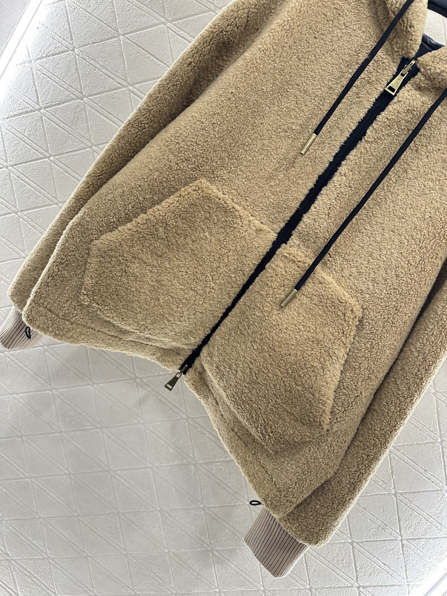 ♥Moncle*♥2025新品上架 两面穿连帽泰迪羊羔外套定制YB泰迪羊羔绒➕防水尼龙材质，毛量充足，防