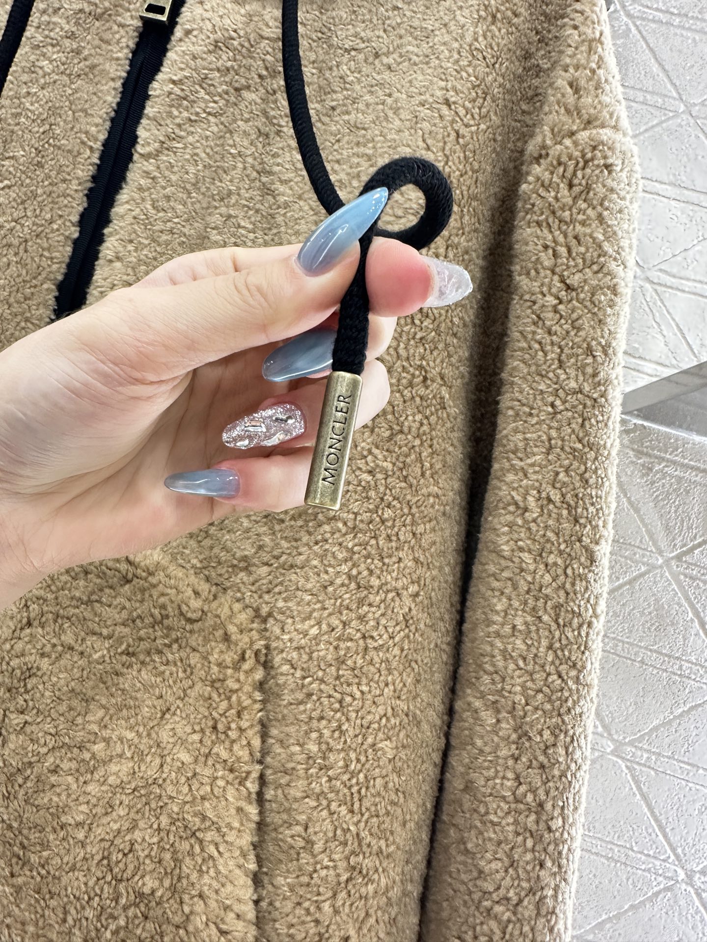 ♥Moncle*♥2025新品上架 两面穿连帽泰迪羊羔外套定制YB泰迪羊羔绒➕防水尼龙材质，毛量充足，防