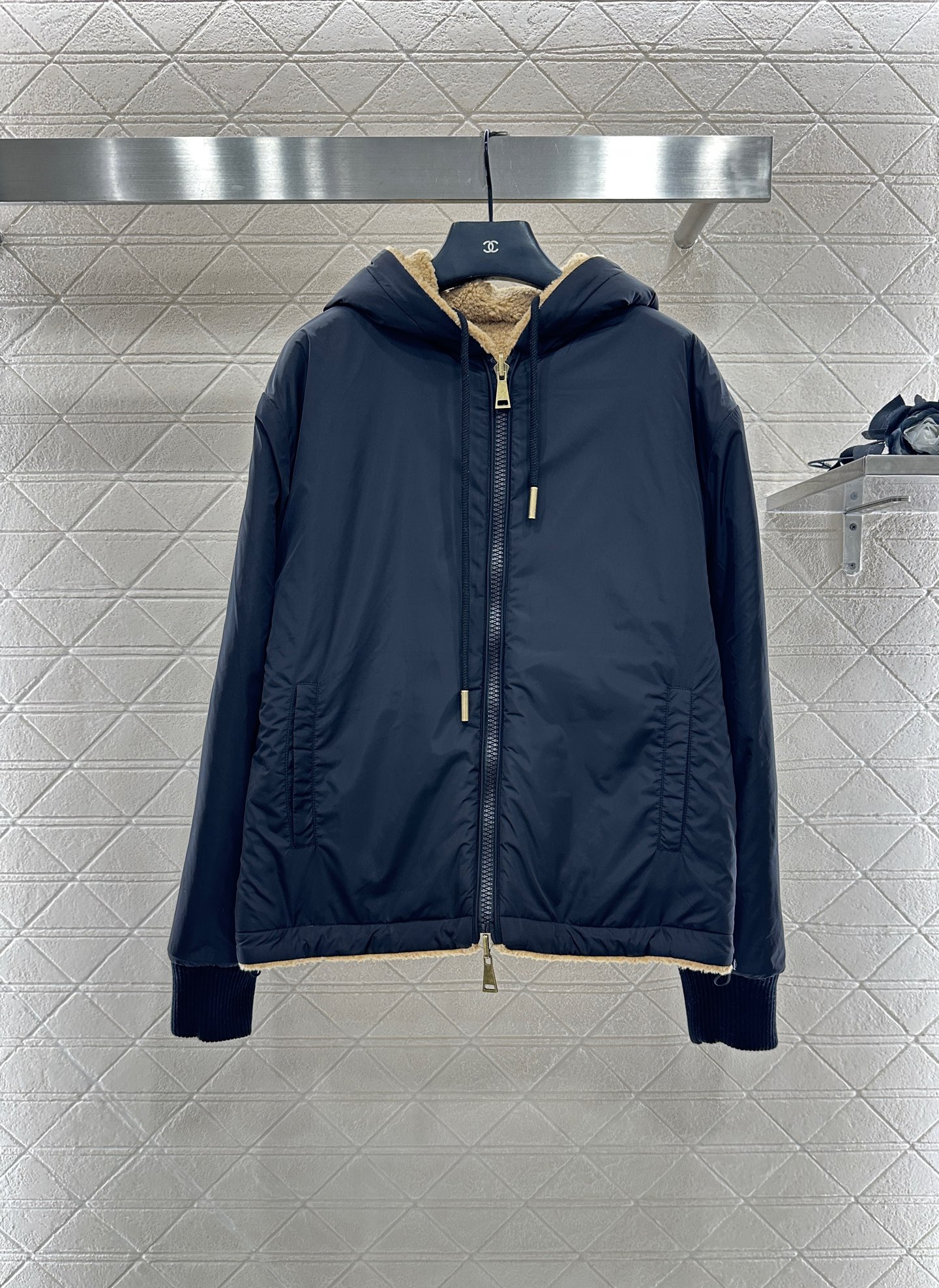 ♥Moncle*♥2025新品上架 两面穿连帽泰迪羊羔外套定制YB泰迪羊羔绒➕防水尼龙材质，毛量充足，防