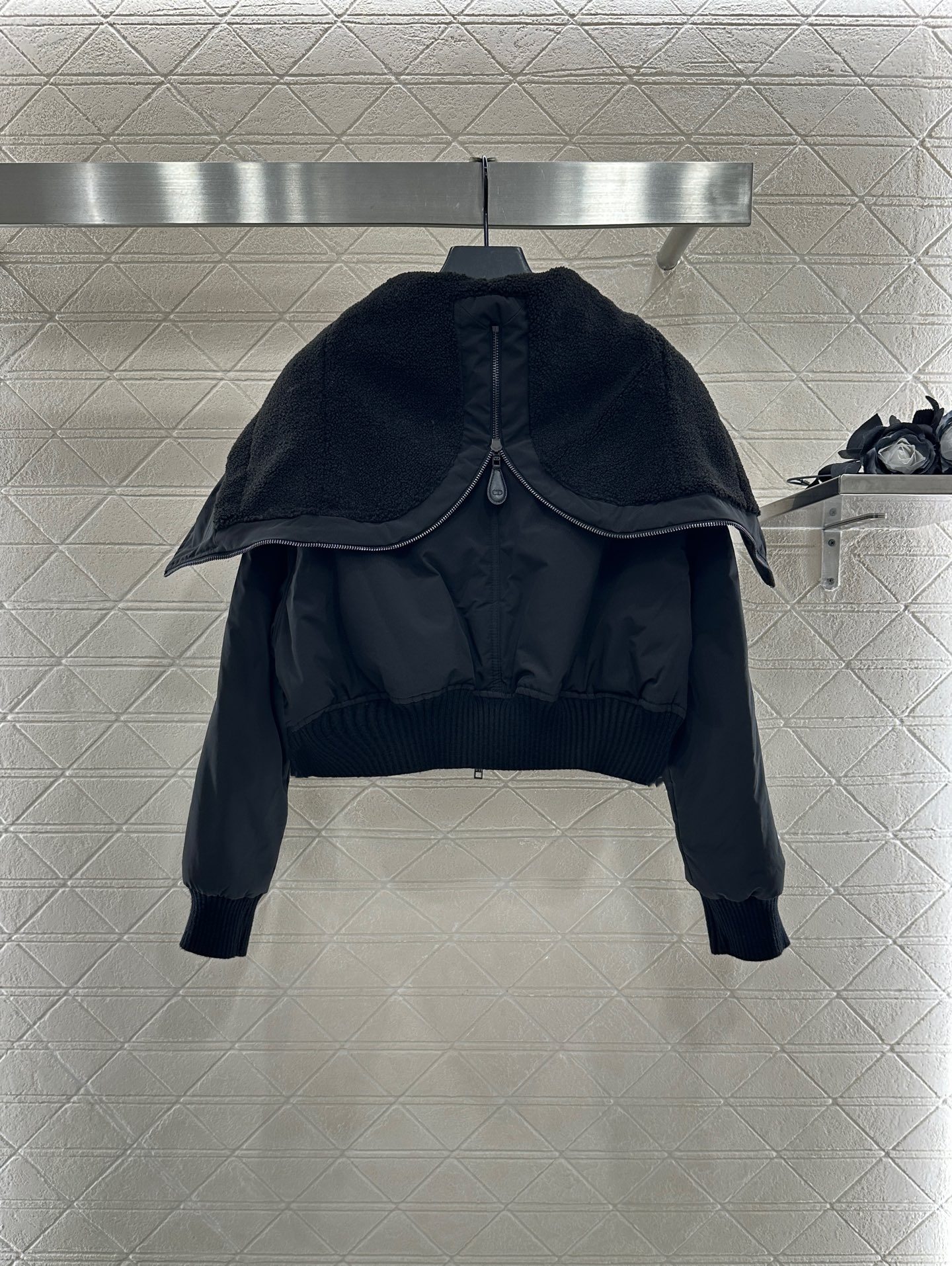 ♥Dio*♥2025新品上架 连帽拉链棉服外套定制YB防水尼龙材质，质感高级，舒适有型，连帽夹克式拉链外