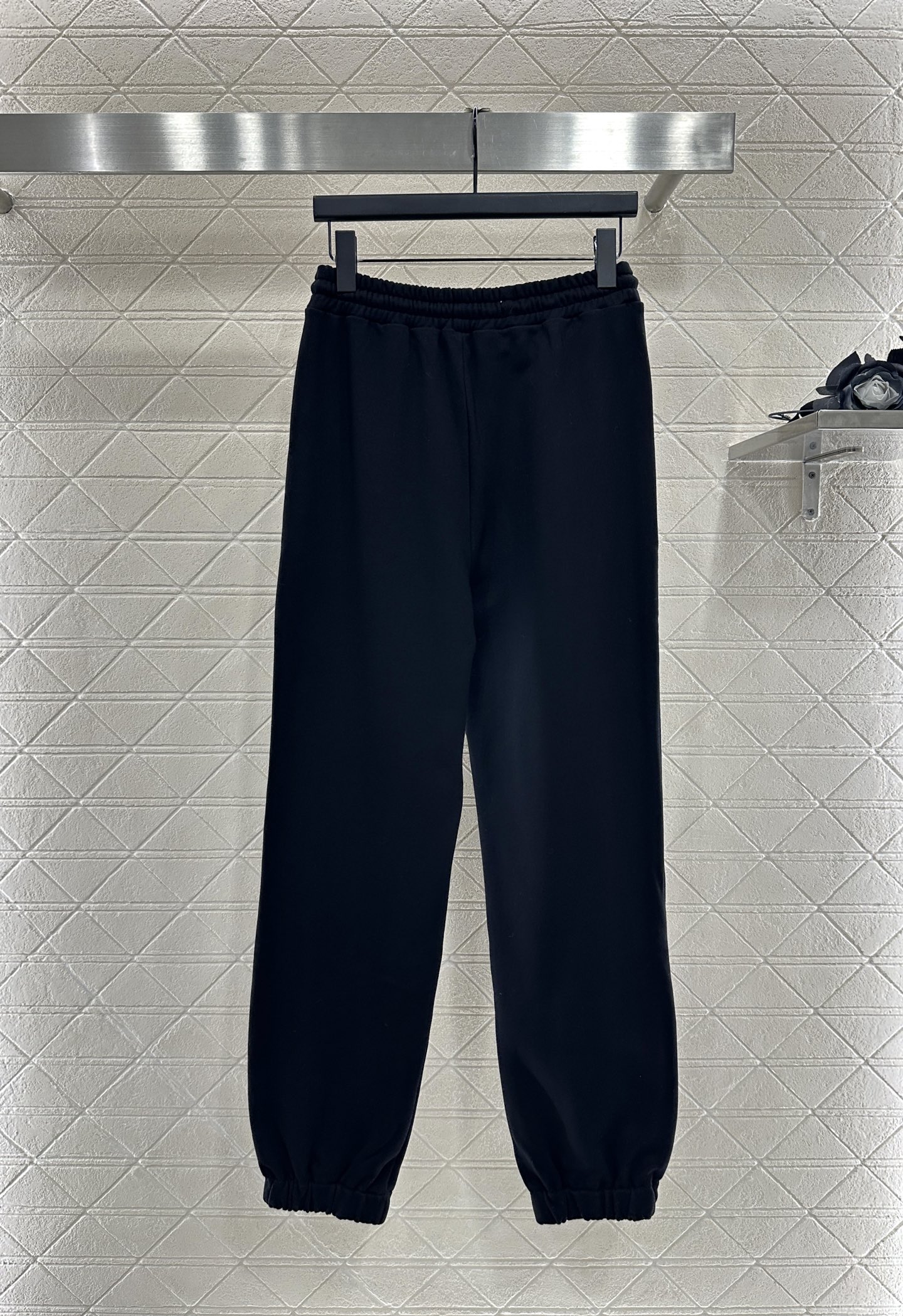 Loewe 2025 Women's Cropped Hoodie and Trouser Set in Black Cotton 8 i1758108489170 6512 0 7