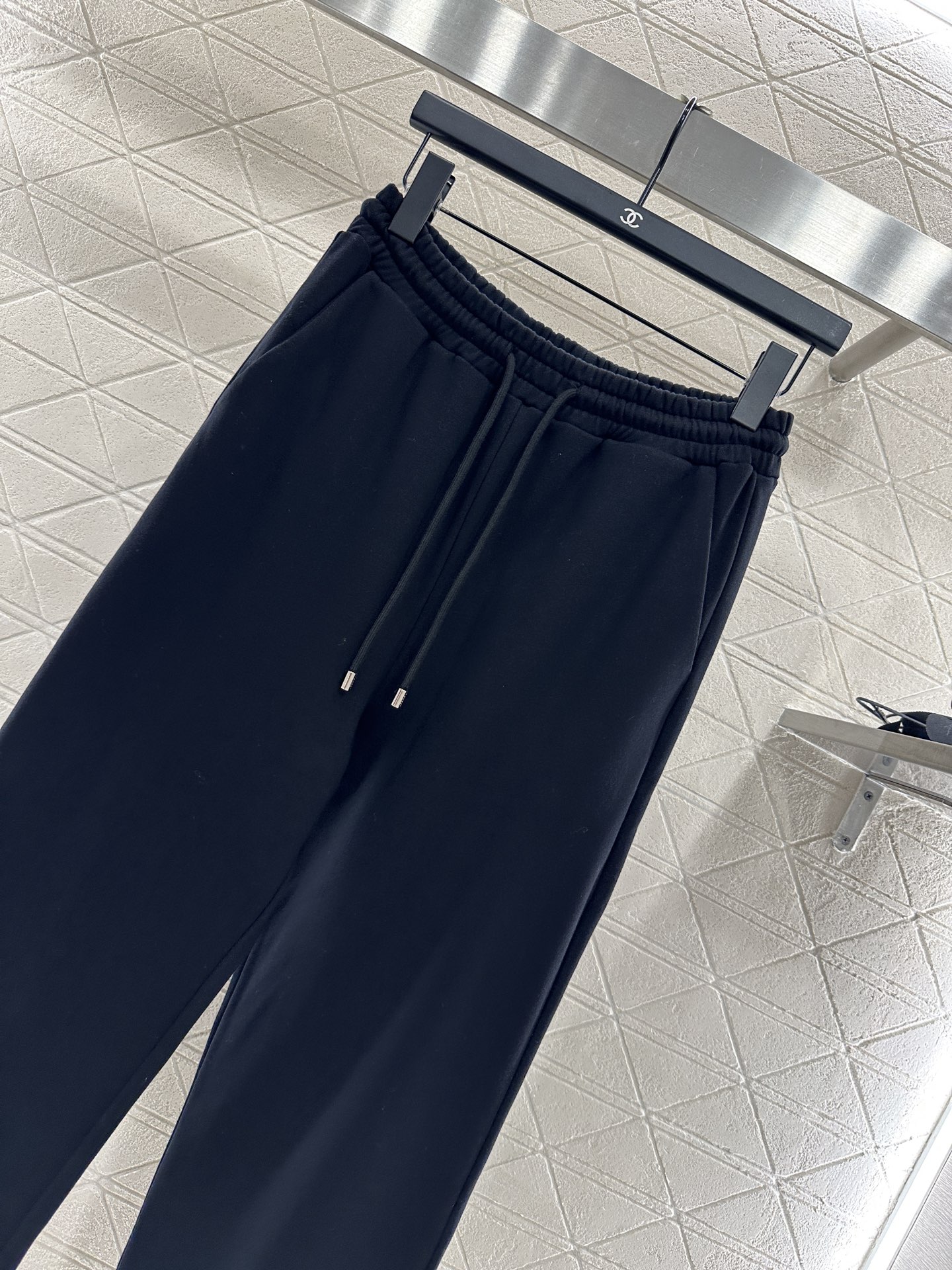 Loewe 2025 Women's Cropped Hoodie and Trouser Set in Black Cotton 9 i1758108489228 606 0 8