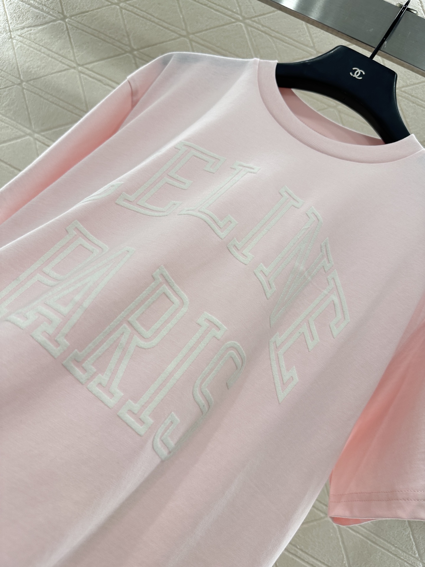 ♥Celin*♥2025新品上架 宽松植绒印花𝑇𝑒𝑒定制YB原生全棉材质，透气舒适，质感十足，廓形ove