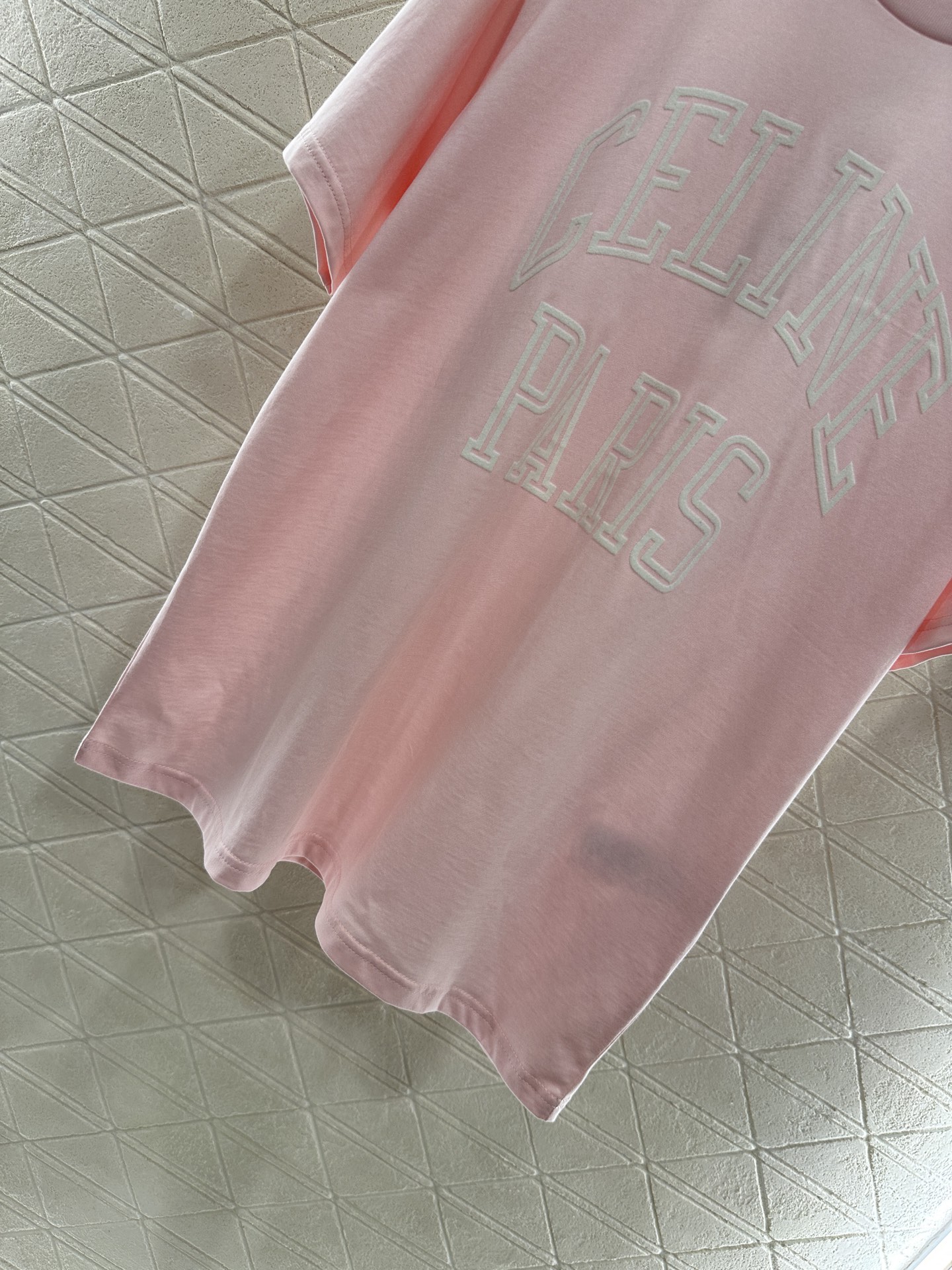 ♥Celin*♥2025新品上架 宽松植绒印花𝑇𝑒𝑒定制YB原生全棉材质，透气舒适，质感十足，廓形ove