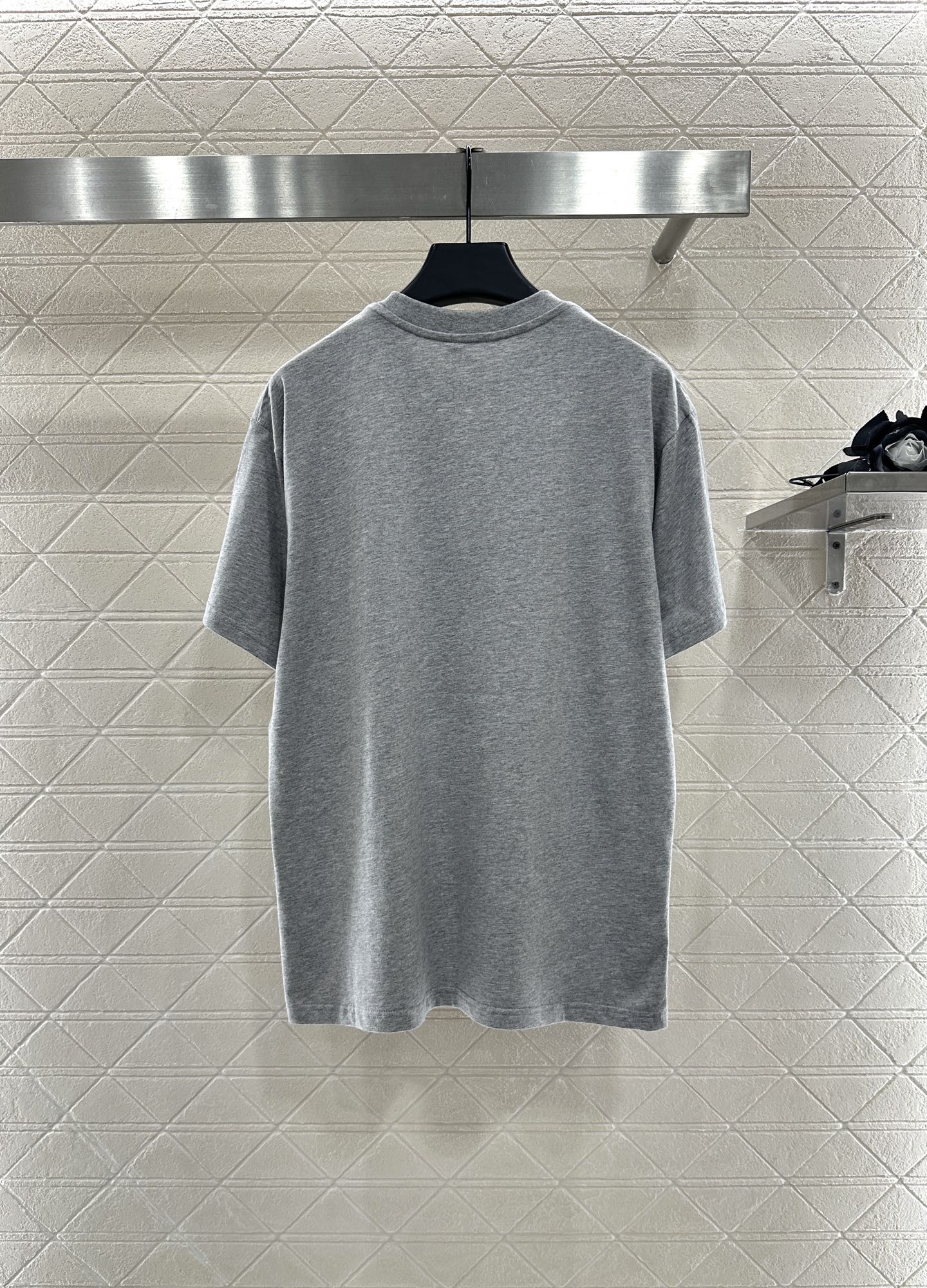 ♥Celin*♥2025新品上架 宽松植绒印花𝑇𝑒𝑒定制YB原生全棉材质，透气舒适，质感十足，廓形ove