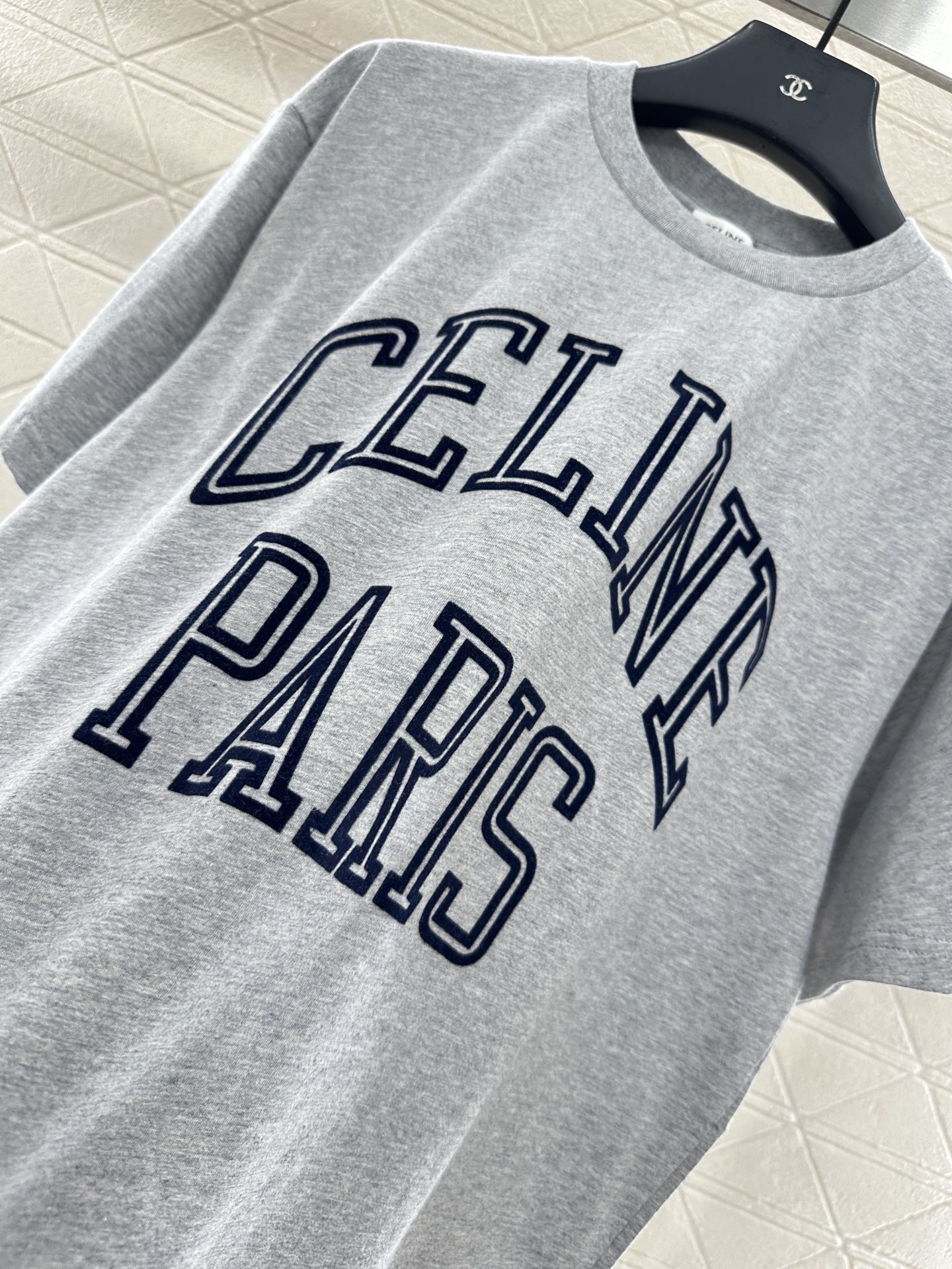 ♥Celin*♥2025新品上架 宽松植绒印花𝑇𝑒𝑒定制YB原生全棉材质，透气舒适，质感十足，廓形ove