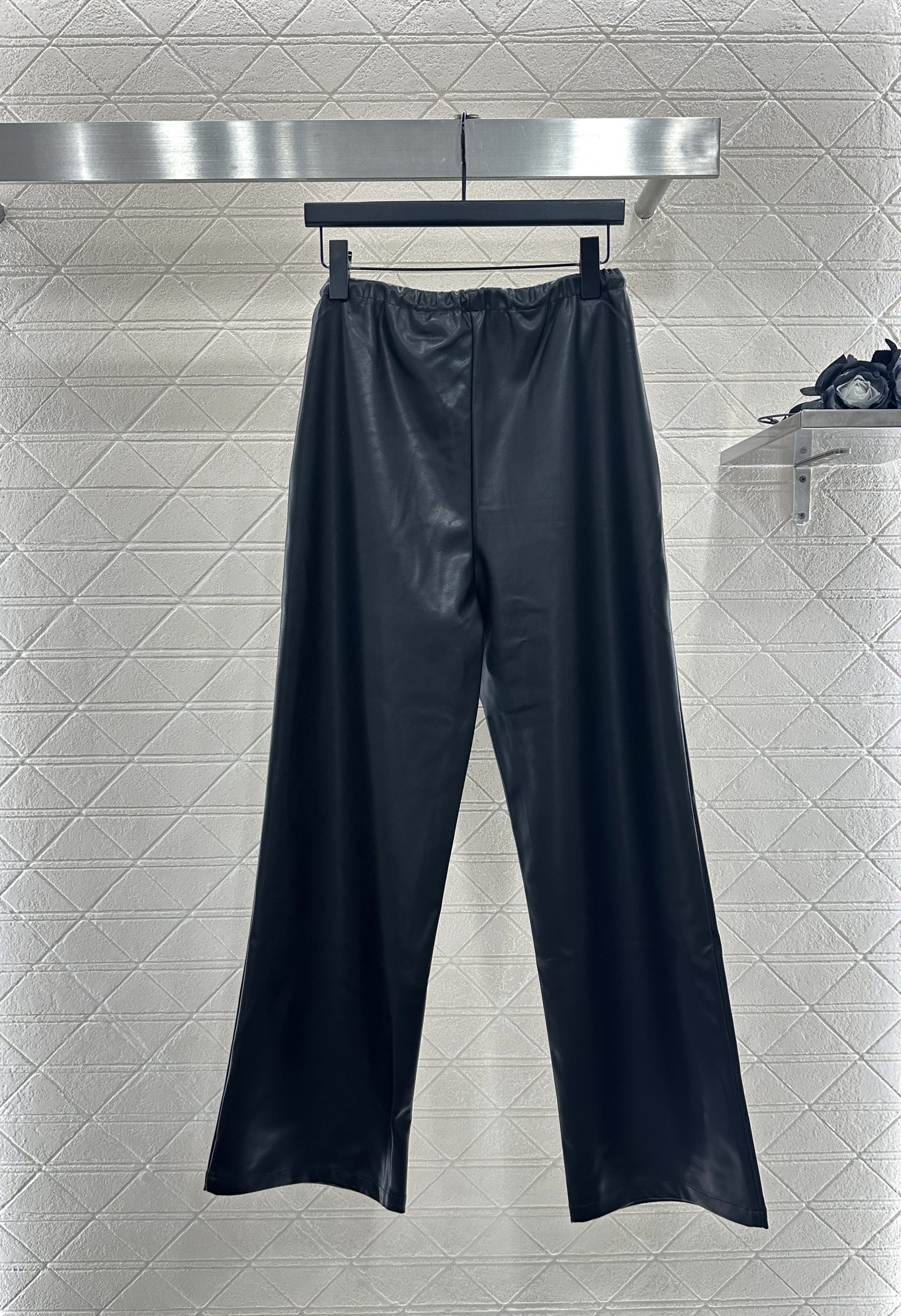 ♥Loew*♥2025新品上架 皮革连帽外套长裤套装定制YB进口皮革材质，光泽亮面，舒适柔软，连帽抽绳拉