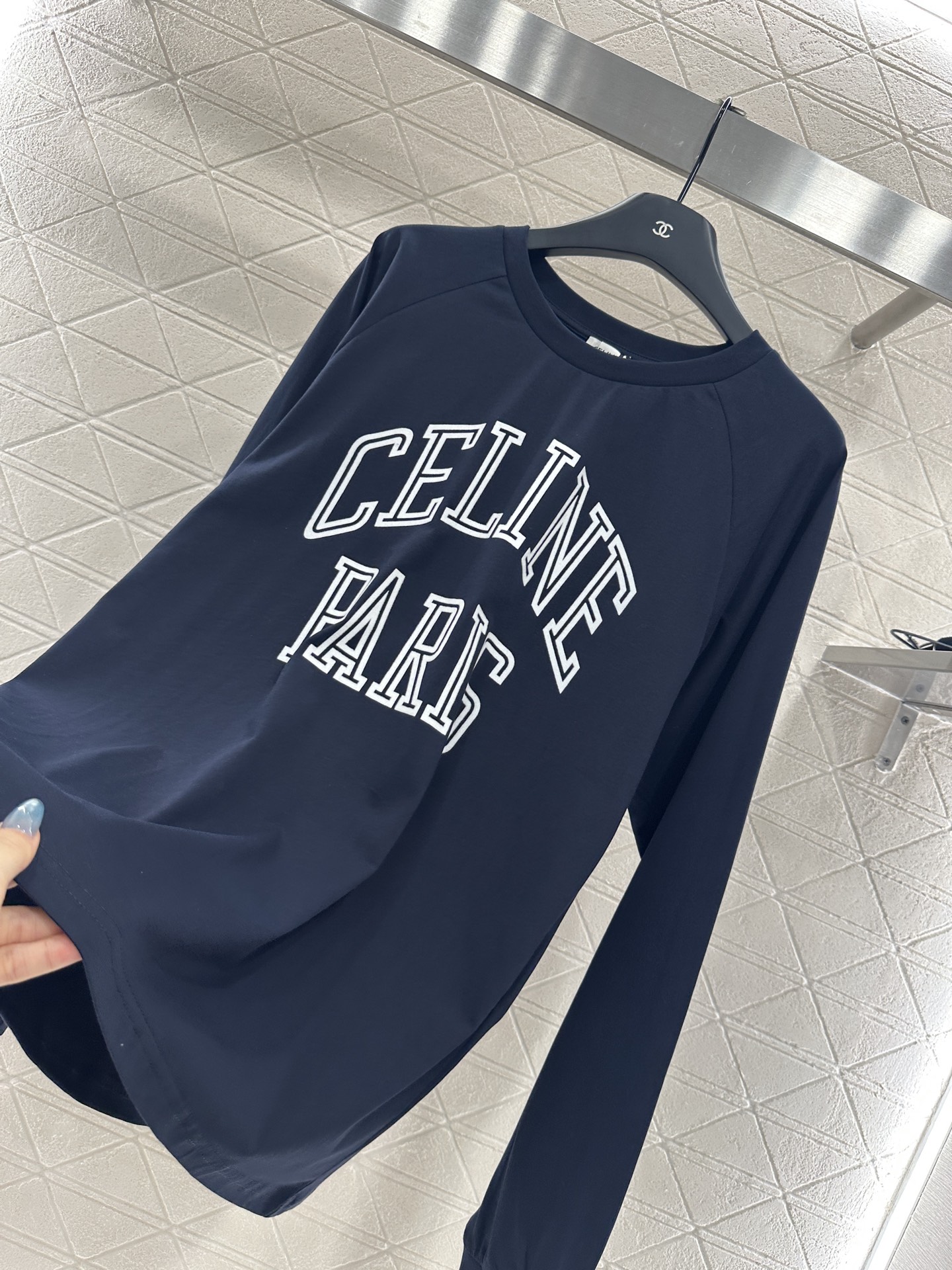 ♥Celin*♥2025新品上架 圆领字母撞色长袖定制YB原生全棉材质，舒适软糯，穿搭洋气，落肩廓形上衣