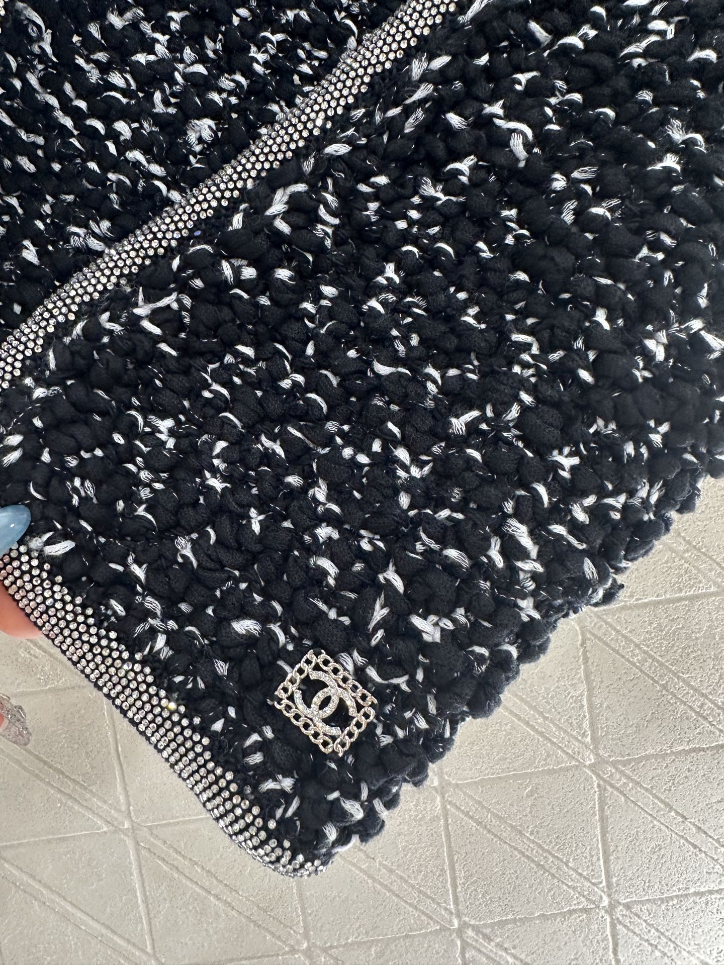 ♥Chane*♥2025新品上架 水钻捆边针织马甲半裙套装定制YB棉毛纱线织造，穿搭舒适，柔软细腻。圆领